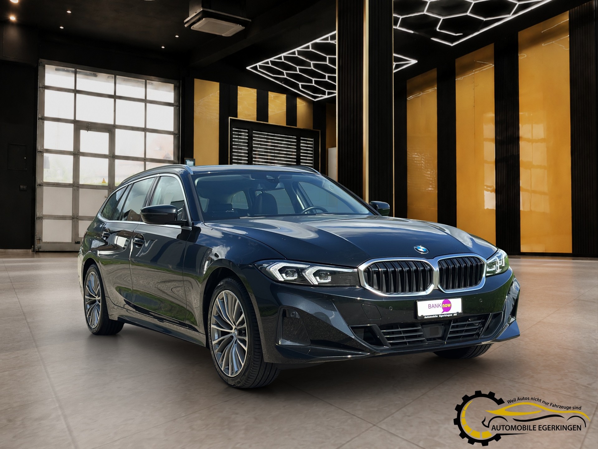 BMW 320d xDrive 48V Touring Steptronic-image-2