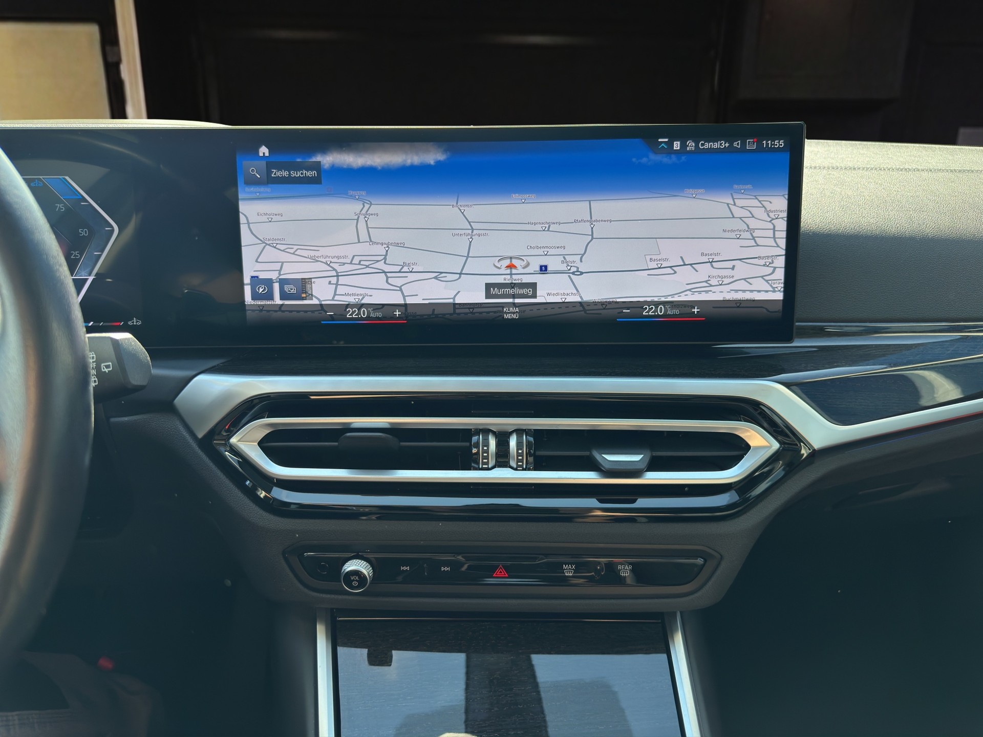 BMW 320d xDrive 48V Touring Steptronic-image-15