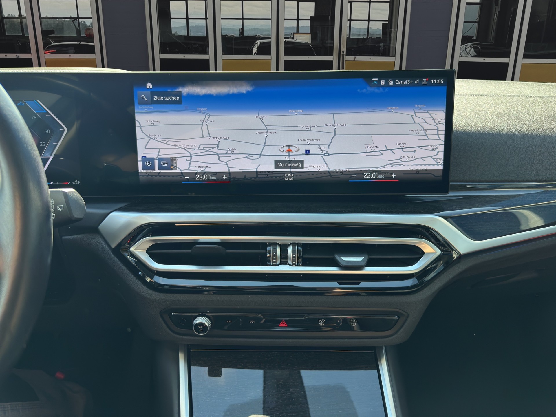 BMW 320d xDrive 48V Touring Steptronic-image-15