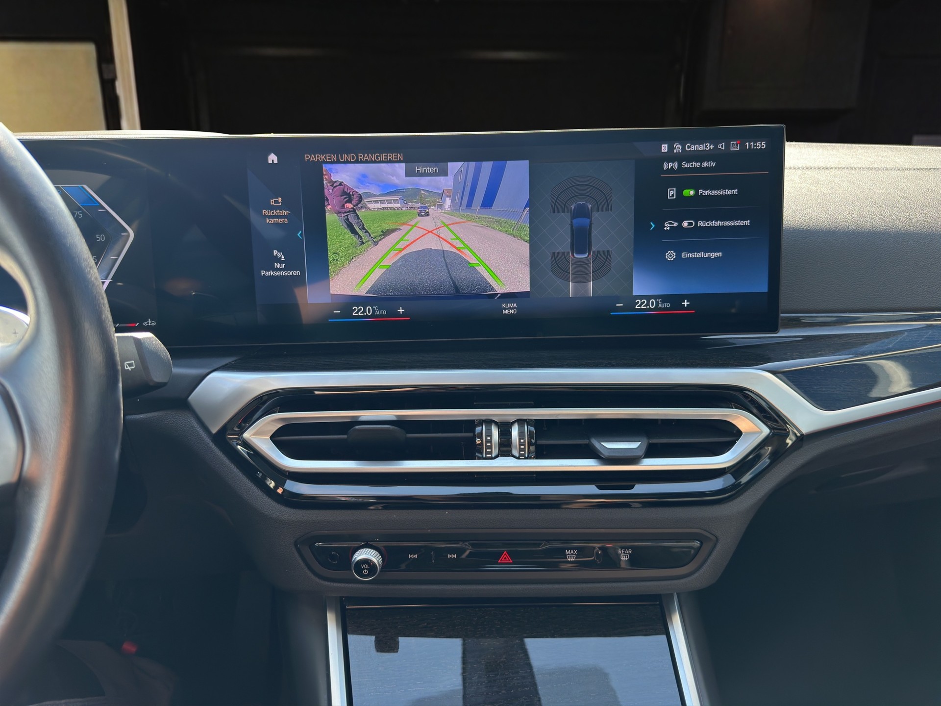 BMW 320d xDrive 48V Touring Steptronic-image-16