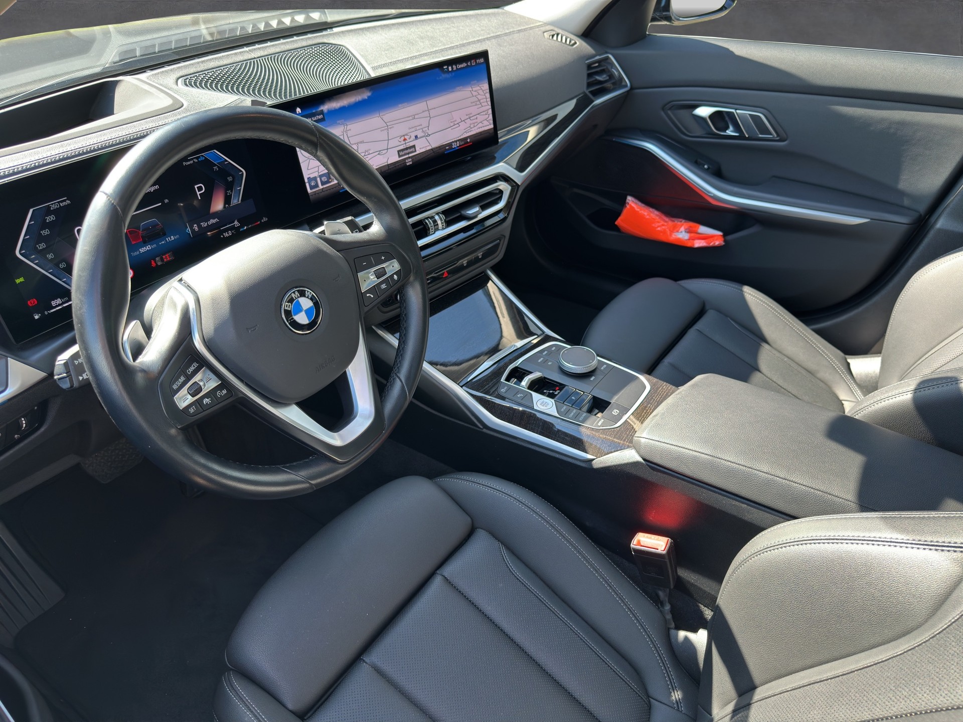BMW 320d xDrive 48V Touring Steptronic-image-8