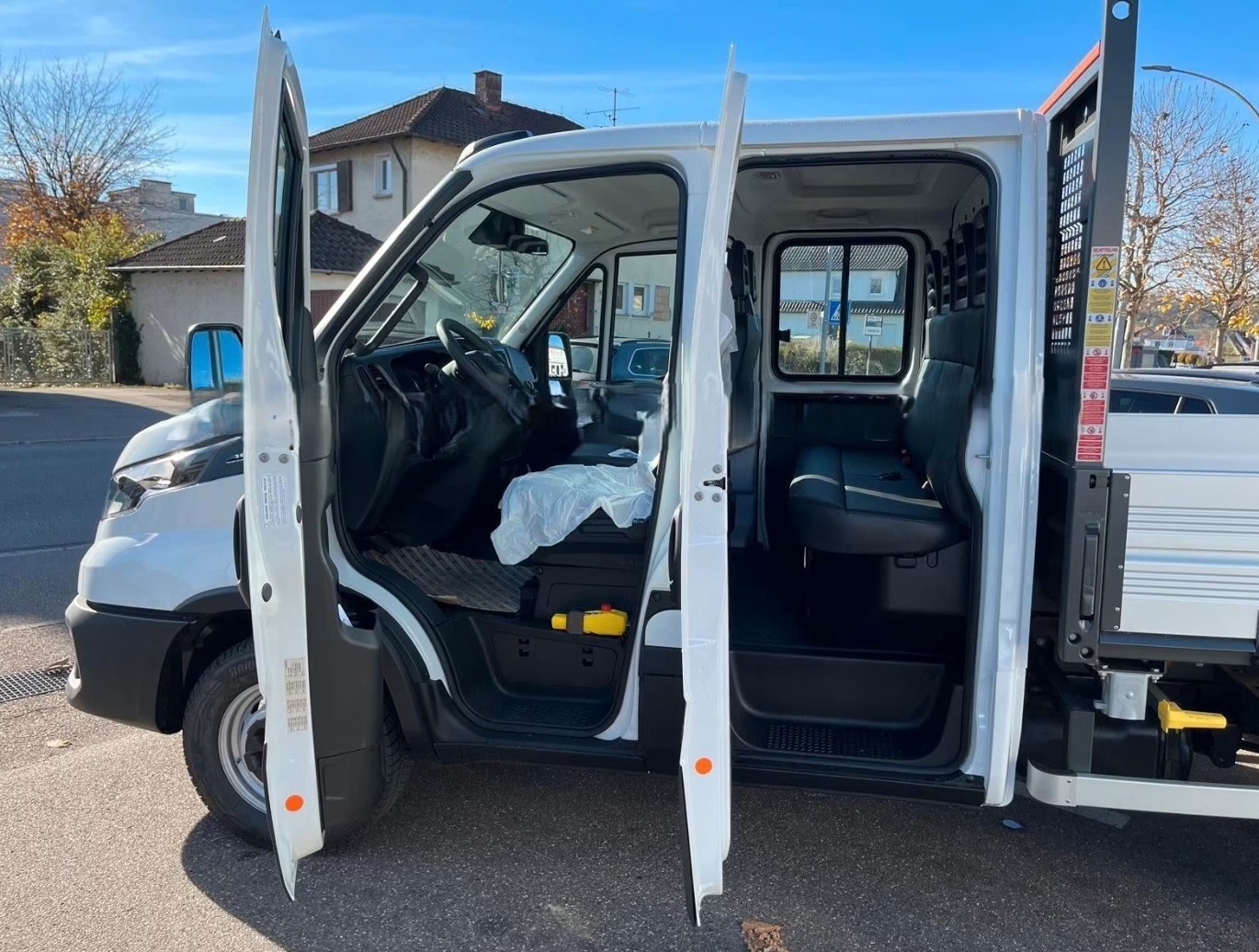 IVECO 35 S 16H D Dreiseitenkipper mit AHK-image-3