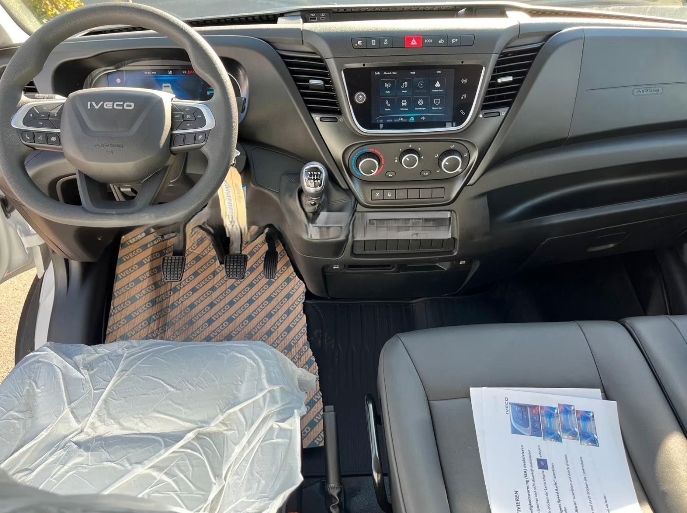 IVECO 35 S 16H D Dreiseitenkipper mit AHK-image-4