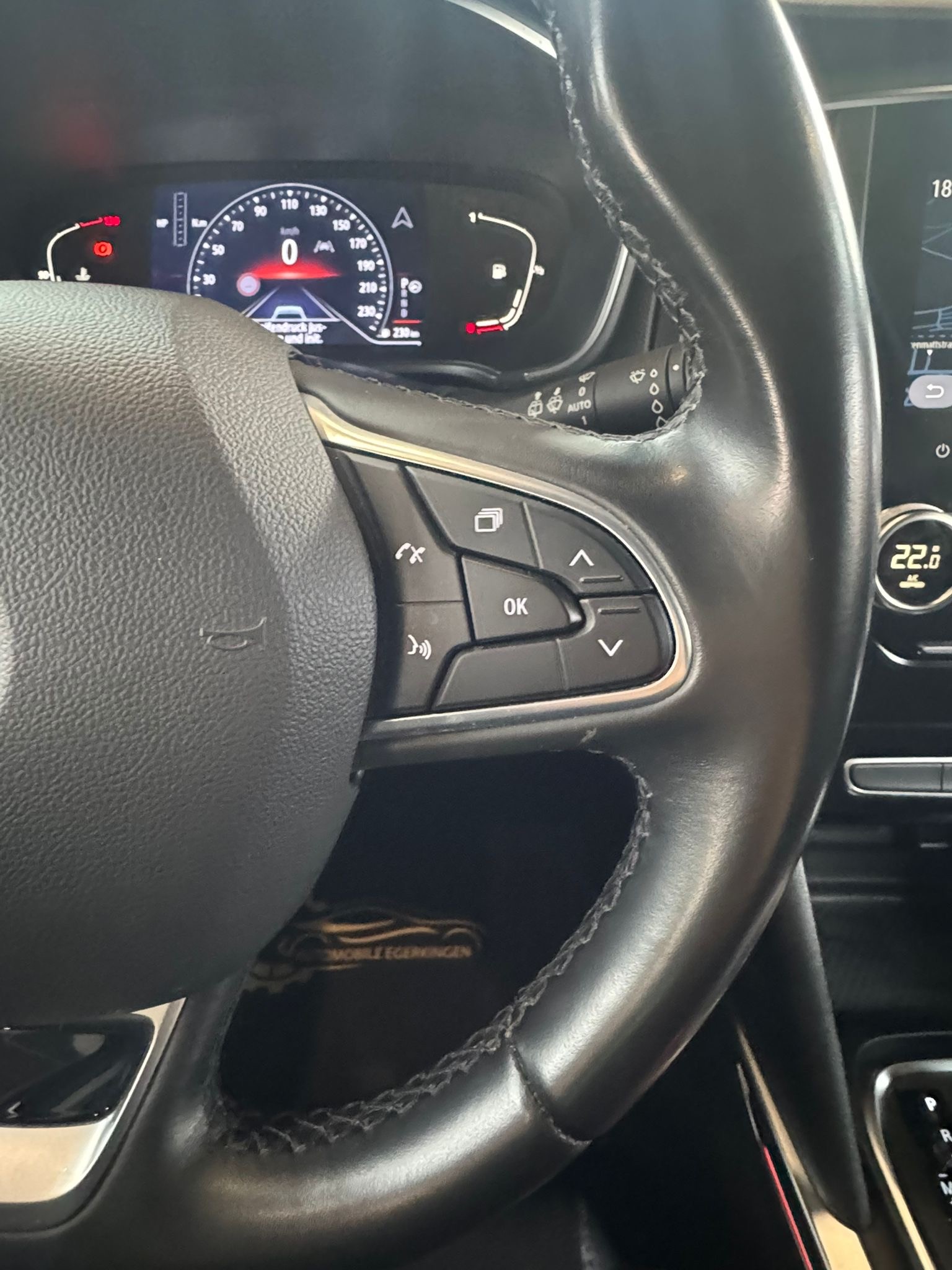 RENAULT Mégane Berline 1.3 16V Intens EDC-image-16
