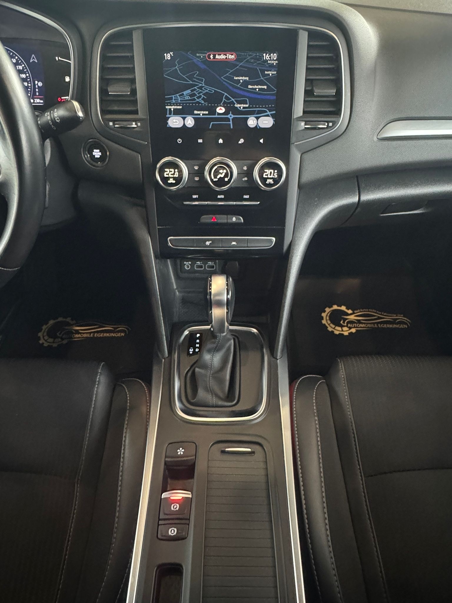RENAULT Mégane Berline 1.3 16V Intens EDC-image-17