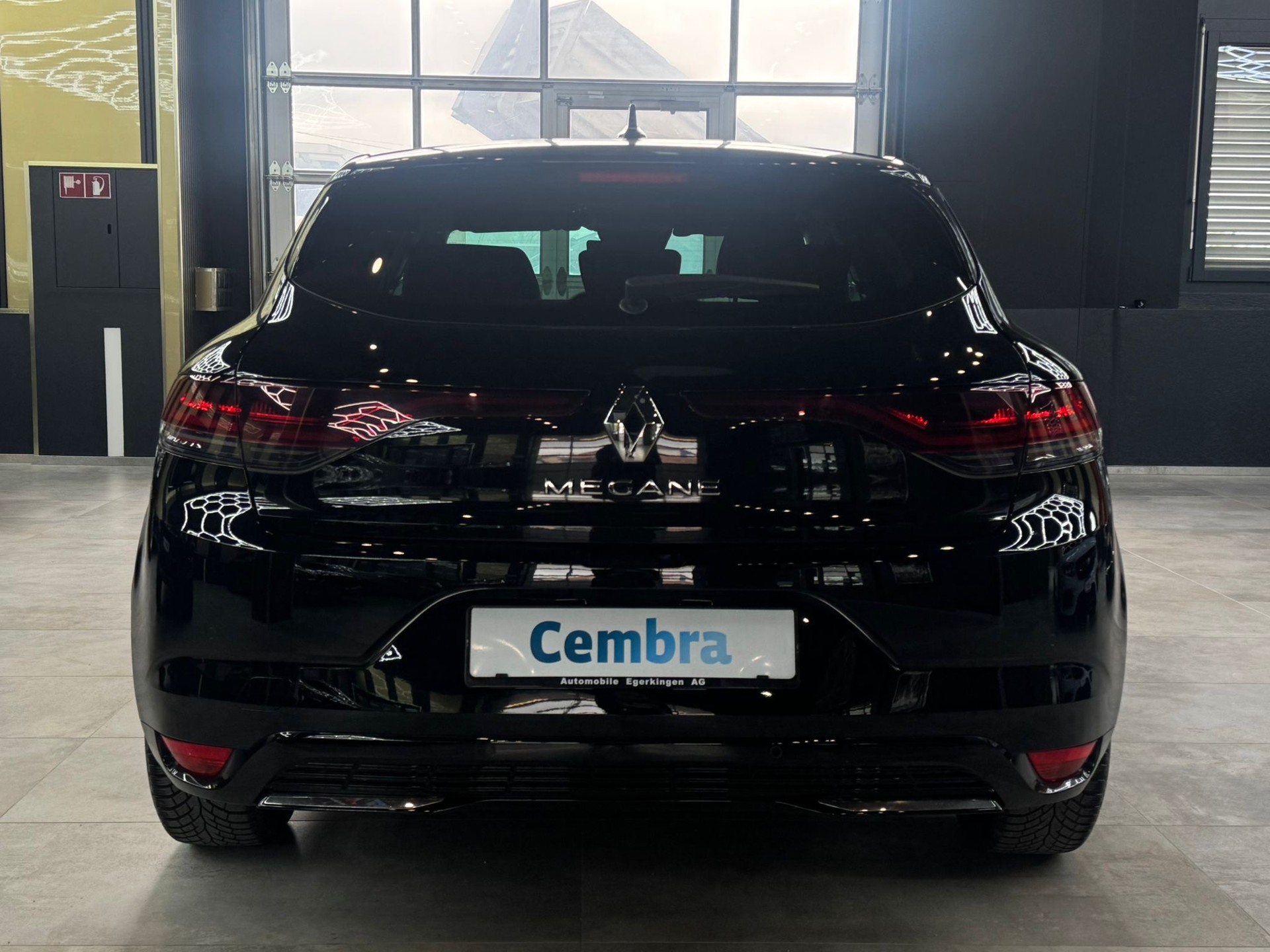 RENAULT Mégane Berline 1.3 16V Intens EDC-image-5