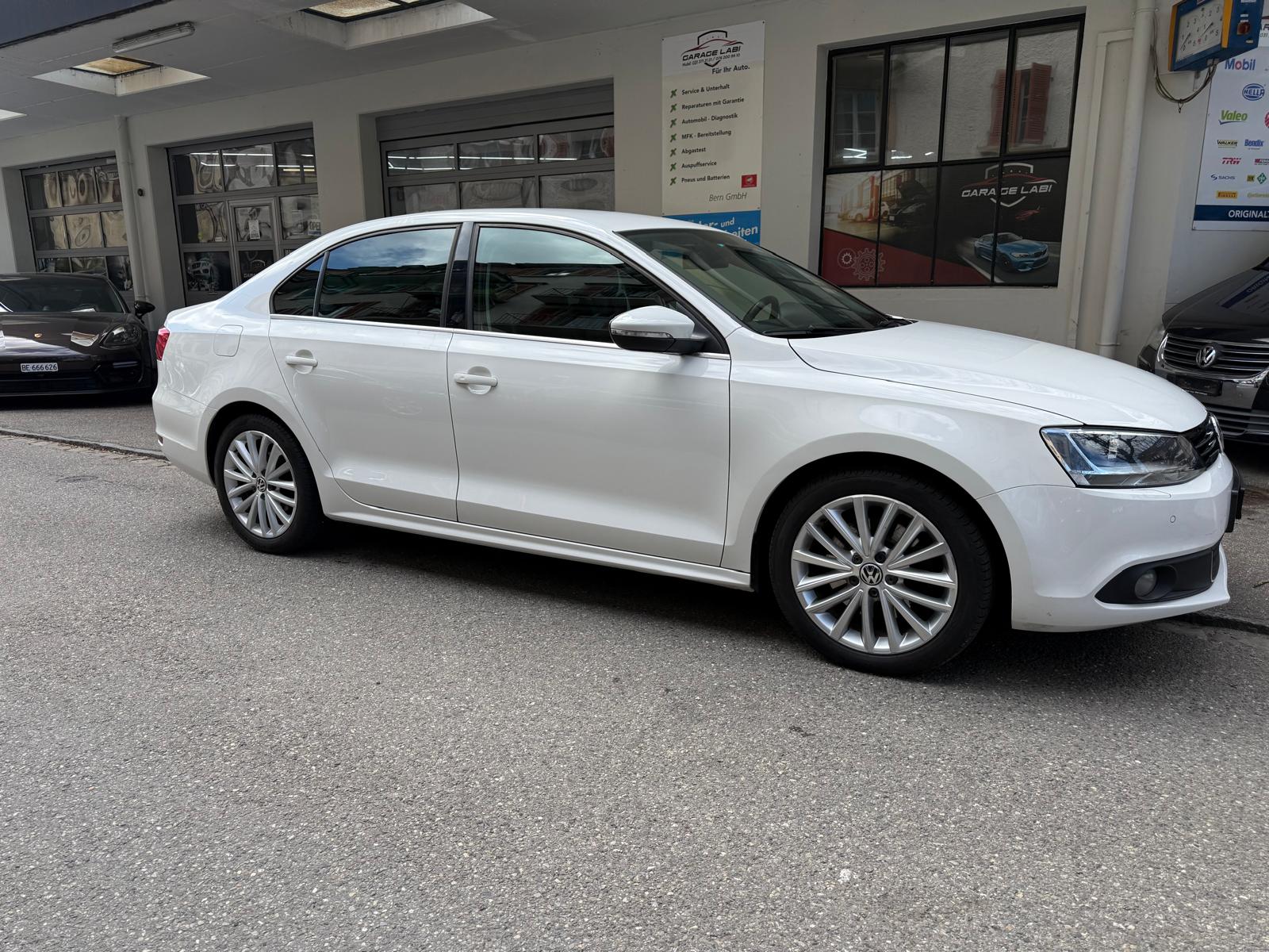 VW Jetta 2.0 TSI Highline DSG-image-3