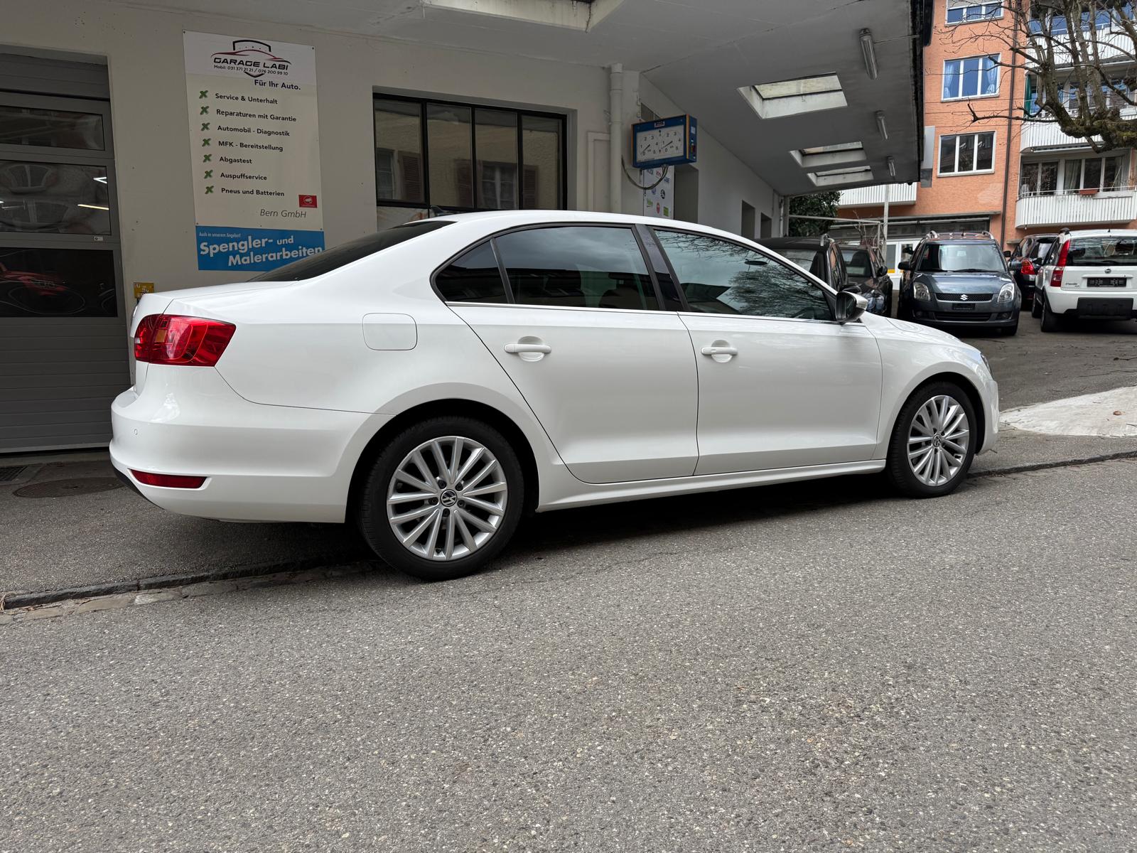 VW Jetta 2.0 TSI Highline DSG-image-5