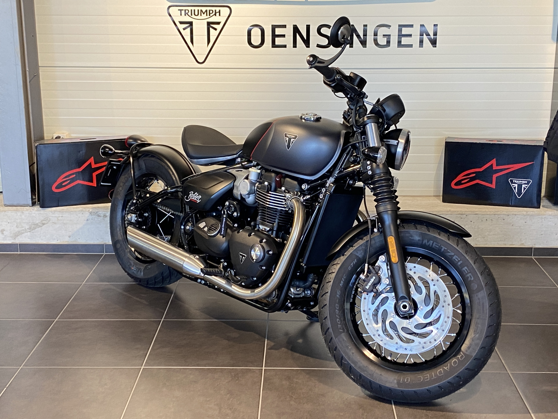 TRIUMPH Bonneville Bobber 1200 (4.49 % Power Leasing - Gültig bis 30.06.2026)-showroom-element-2