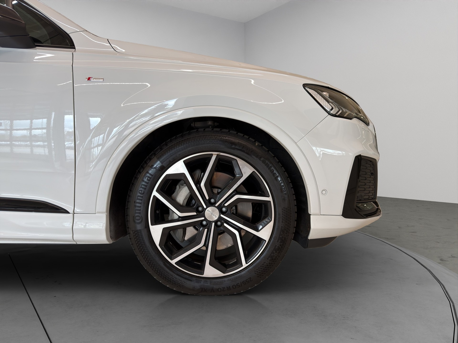 AUDI Q7 50 TDI quattro S Line tiptronic 7-Sitzer-image-8