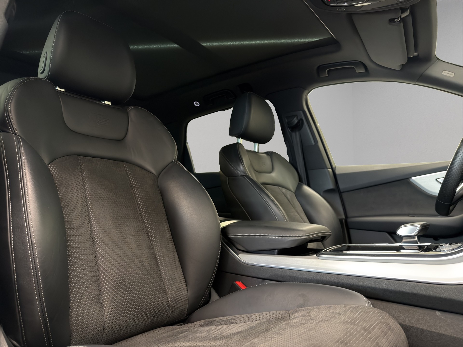 AUDI Q7 50 TDI quattro S Line tiptronic 7-Sitzer-image-13