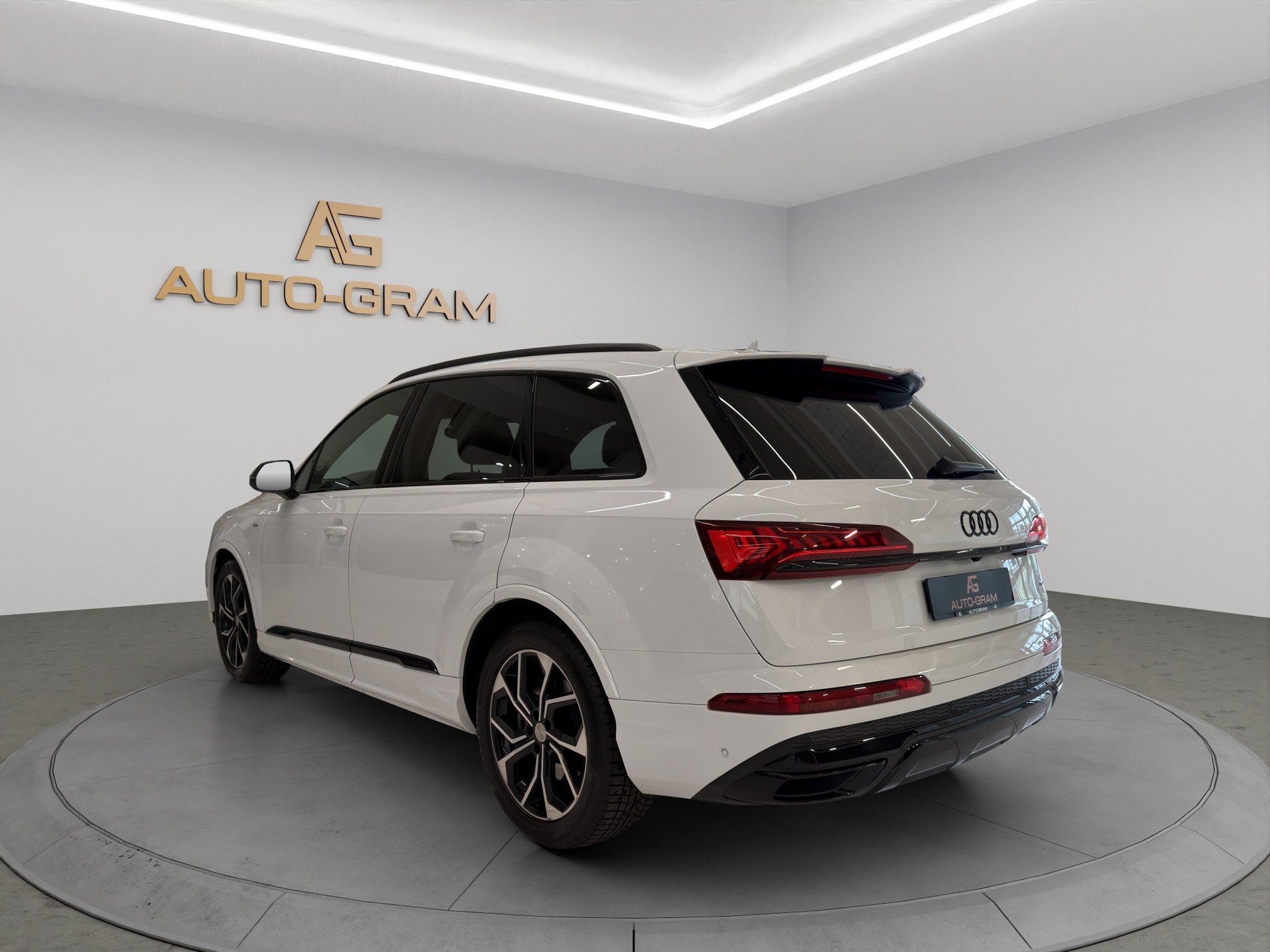 AUDI Q7 50 TDI quattro S Line tiptronic 7-Sitzer-image-2