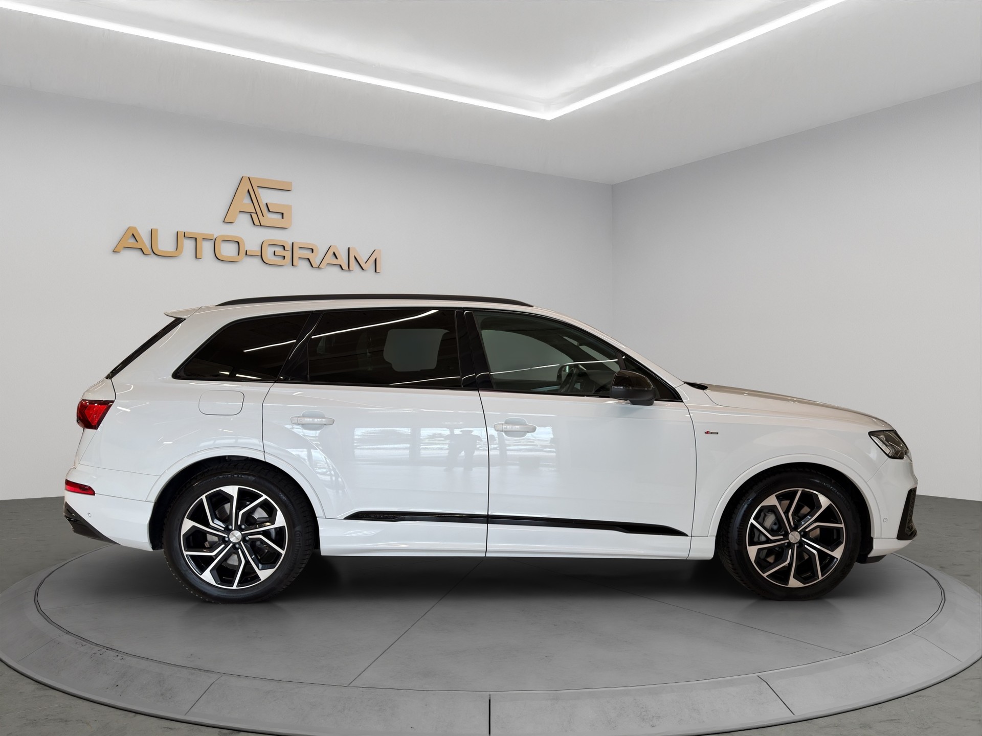AUDI Q7 50 TDI quattro S Line tiptronic 7-Sitzer-image-5