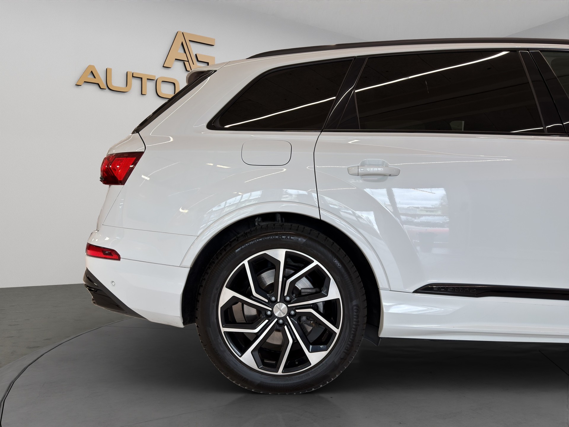 AUDI Q7 50 TDI quattro S Line tiptronic 7-Sitzer-image-9