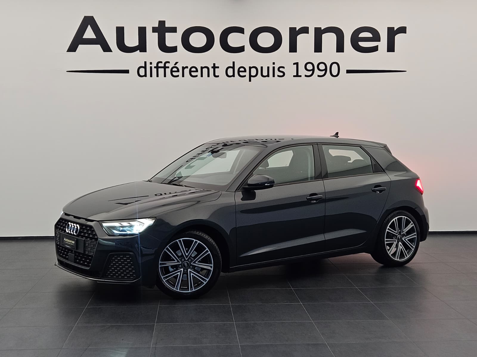 AUDI A1 Sportback 30 TFSI Attraction S-tronic-image-0