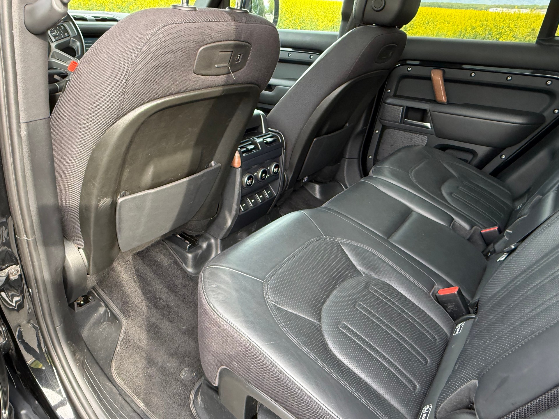 LAND ROVER Defender 110 P400 I6 X 3.0 AT8. 7 PLACE-image-10