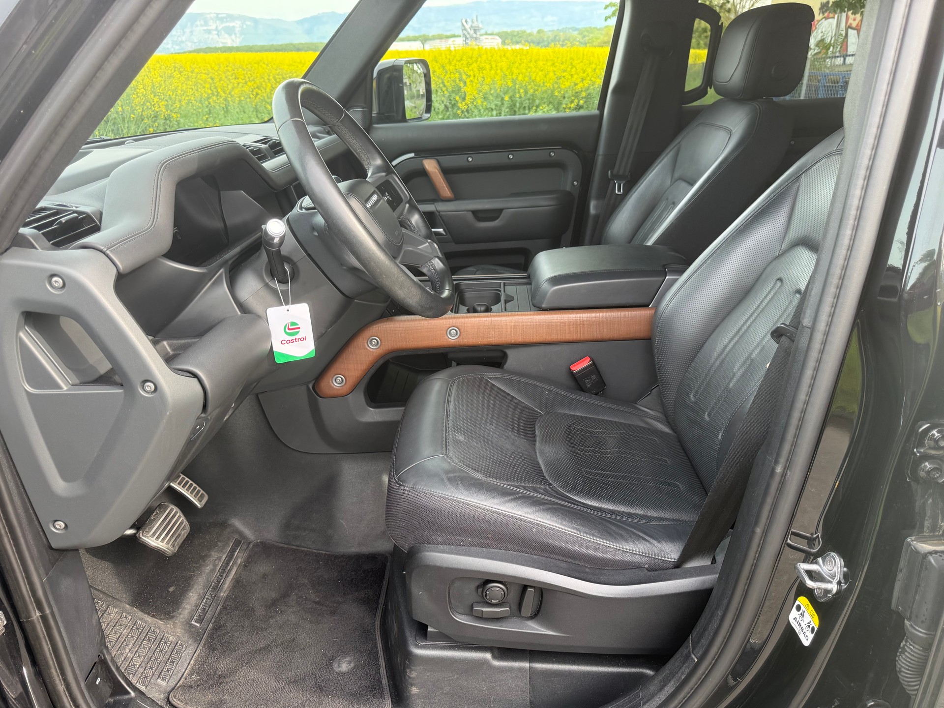 LAND ROVER Defender 110 P400 I6 X 3.0 AT8. 7 PLACE-image-12
