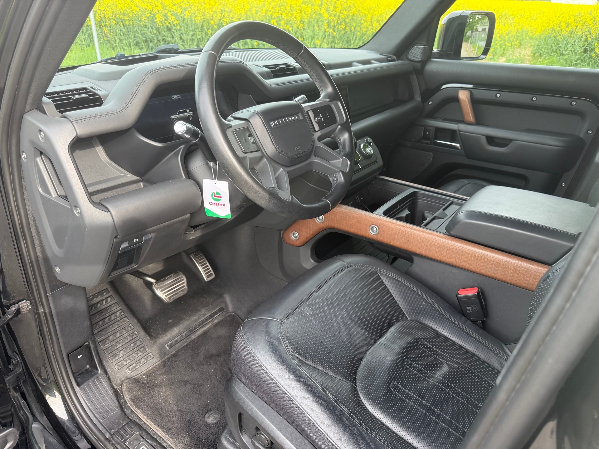 LAND ROVER Defender 110 P400 I6 X 3.0 AT8. 7 PLACE-image-13