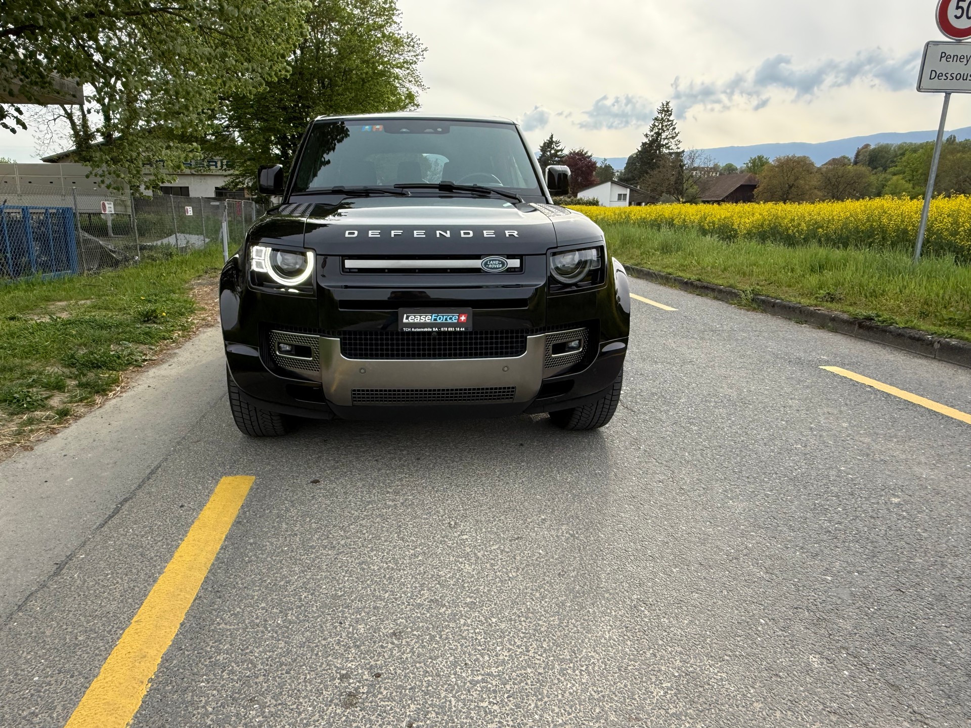 LAND ROVER Defender 110 P400 I6 X 3.0 AT8. 7 PLACE-image-2