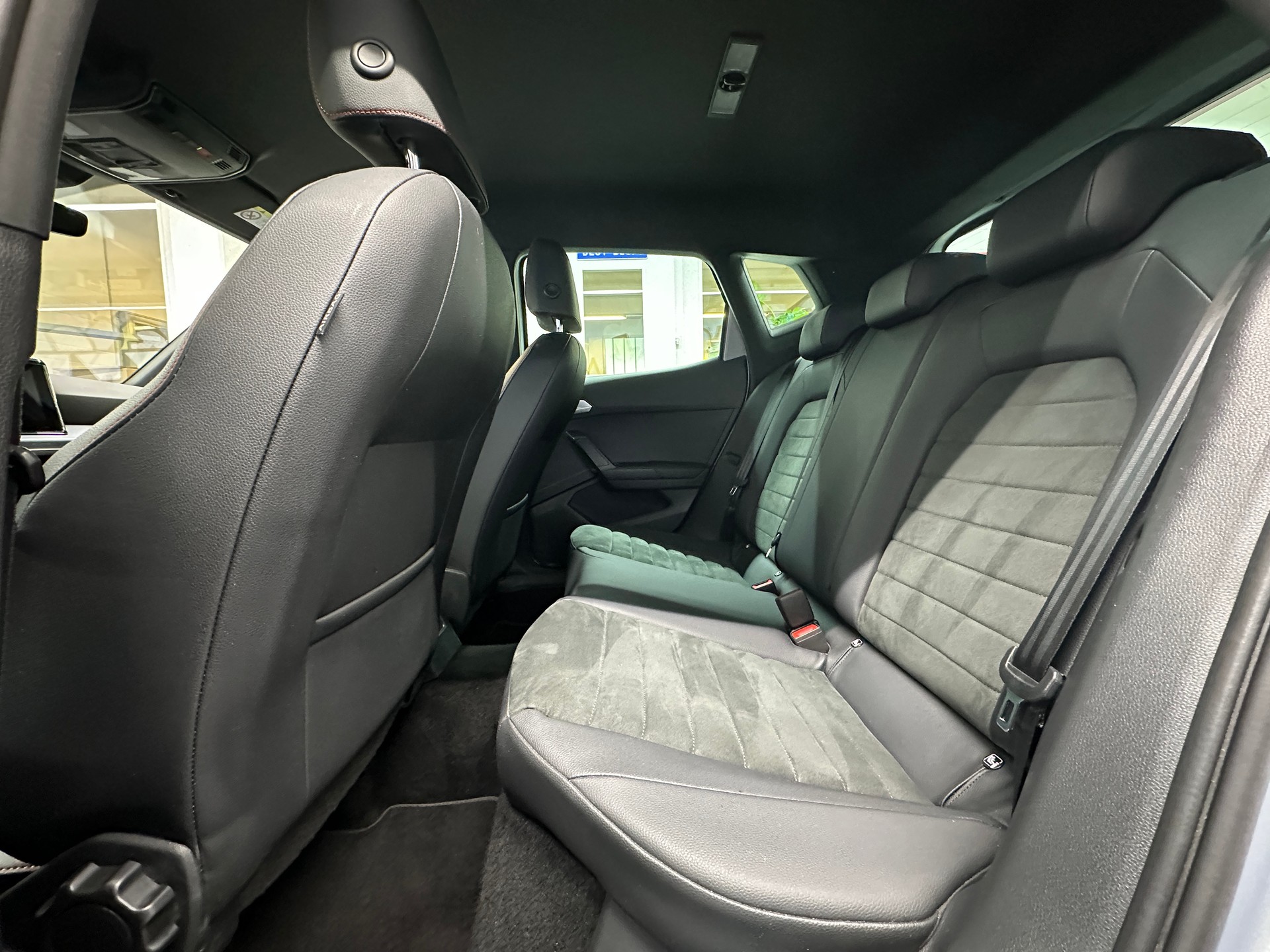 SEAT Arona 1.0 TSI Eco FR DSG-image-8