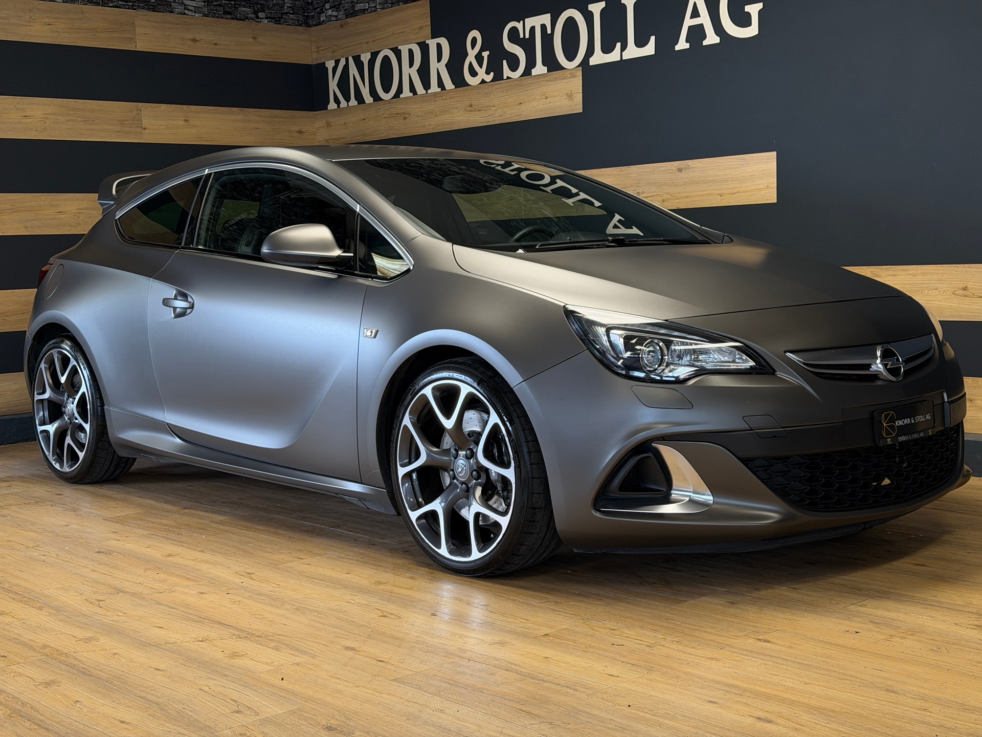 OPEL Astra GTC 2.0i 16V Turbo OPC-showroom-element-2