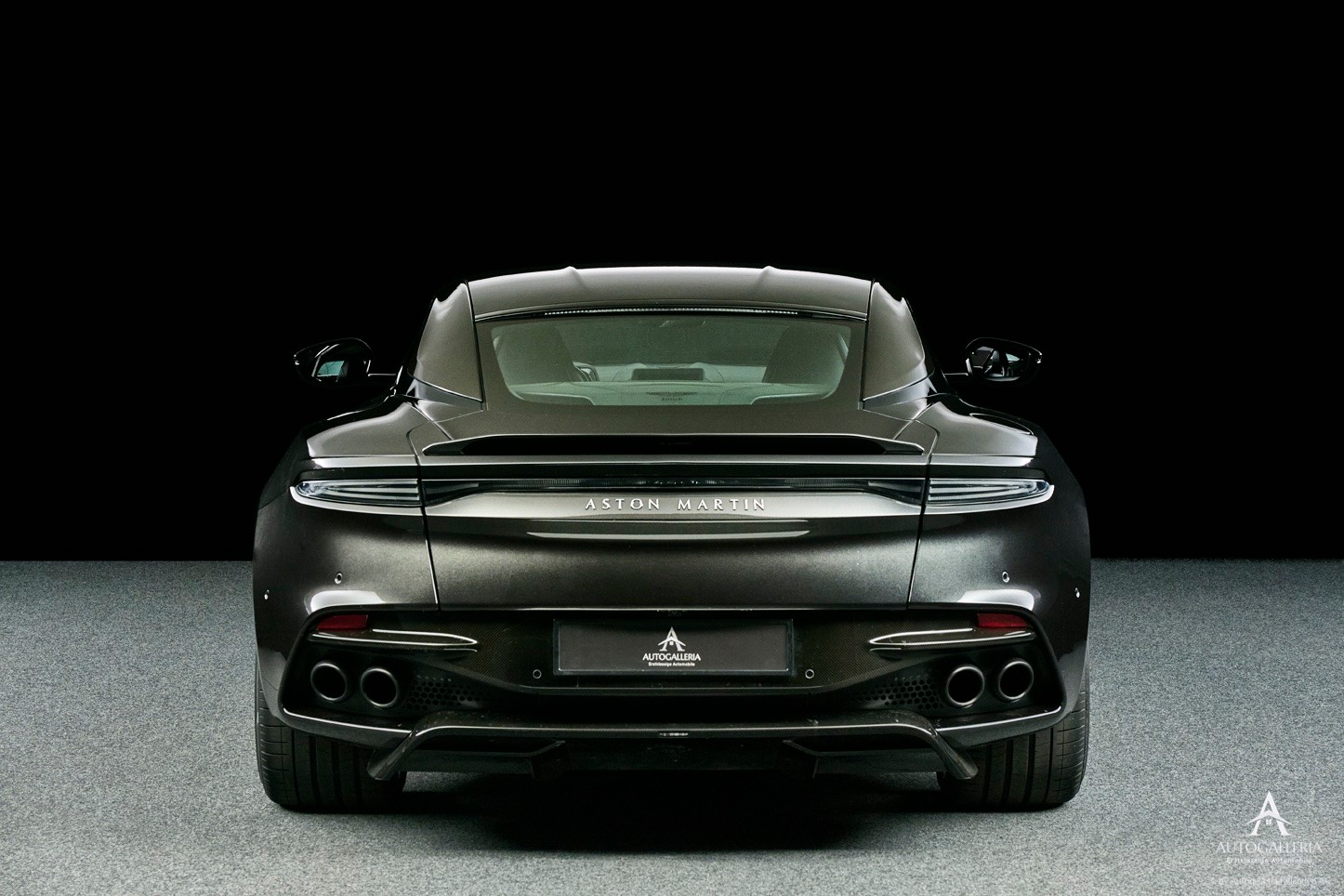 ASTON MARTIN DBS Coupé Superleggera Bond 007 Edition-image-4