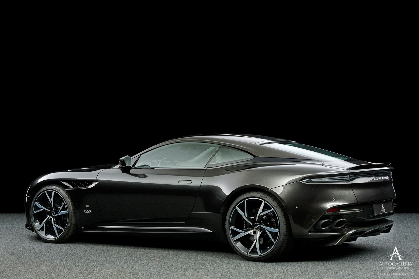 ASTON MARTIN DBS Coupé Superleggera Bond 007 Edition-image-3