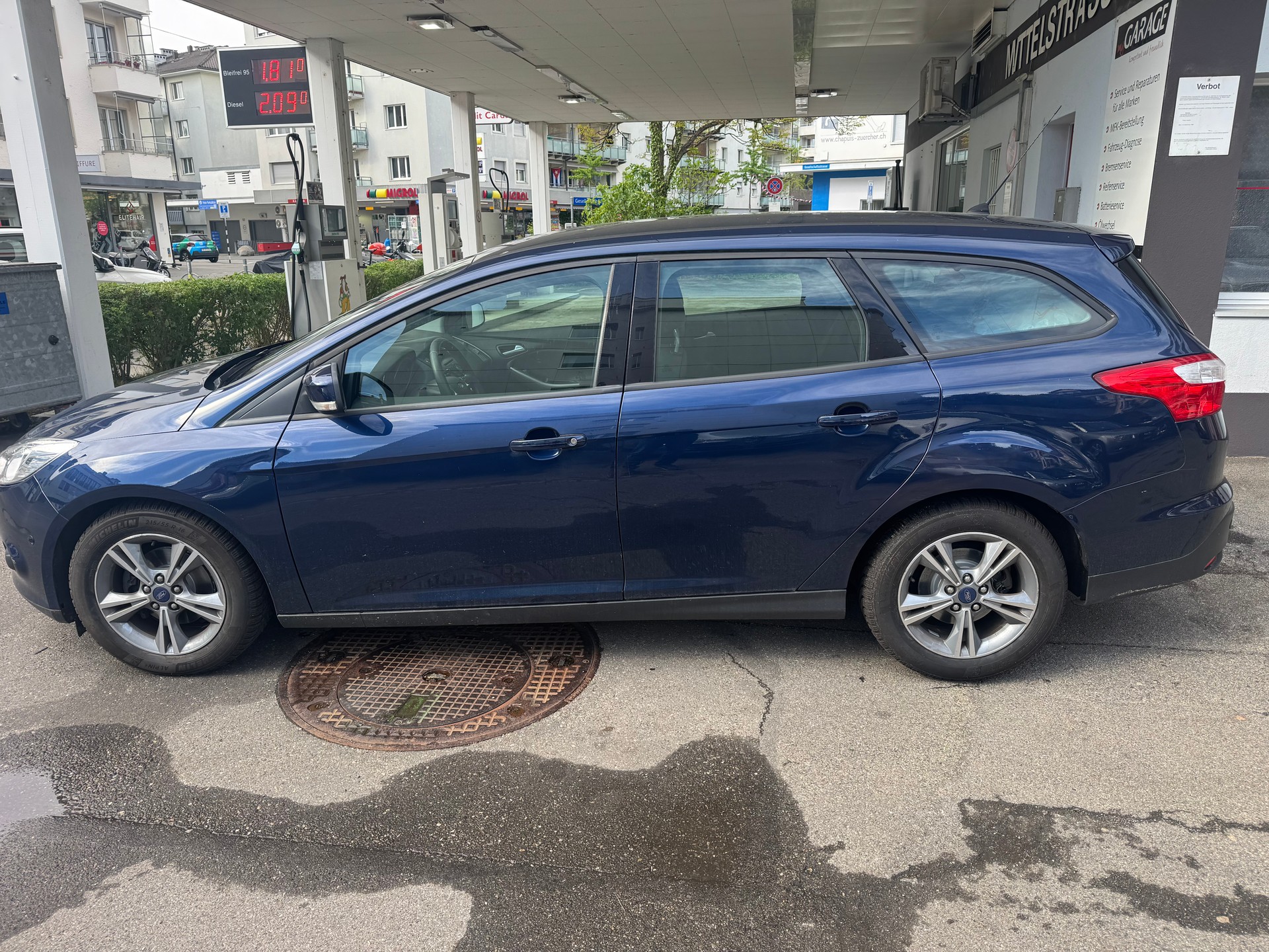 FORD Focus 1.0 SCTi Titanium-image-4