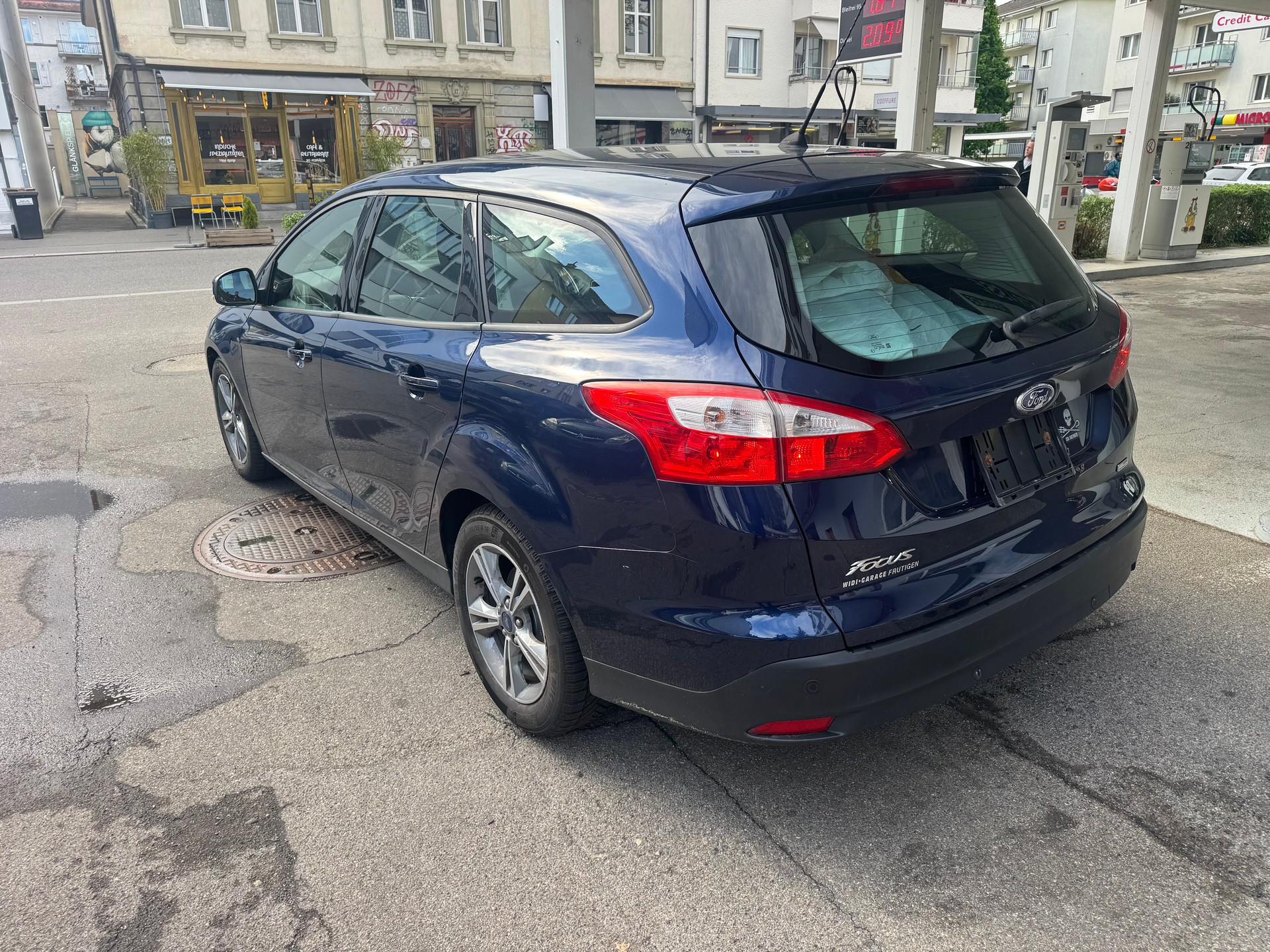 FORD Focus 1.0 SCTi Titanium-image-3