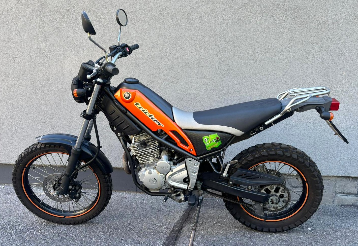 YAMAHA XG 250 Tricker-showroom-element-3