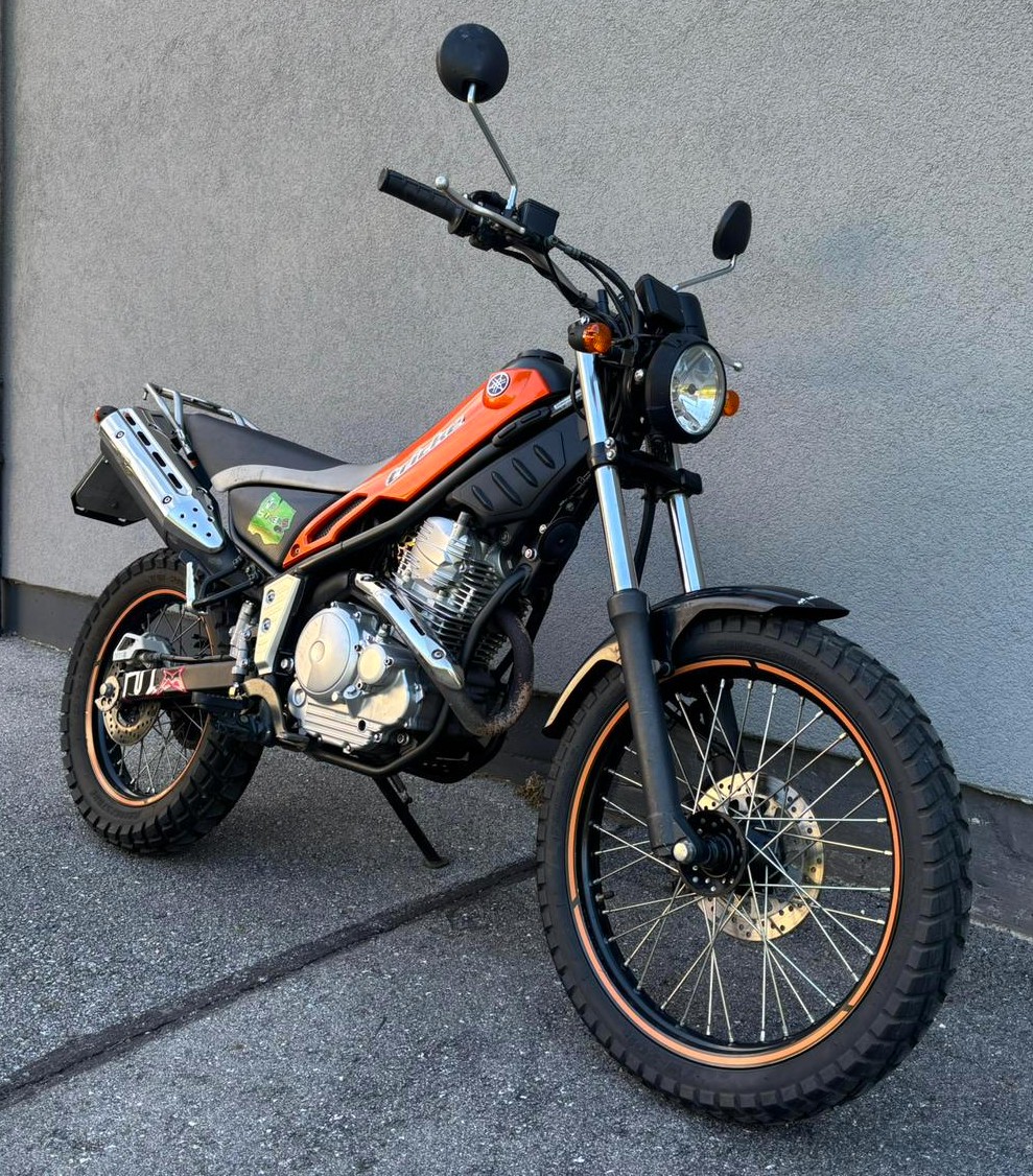 YAMAHA XG 250 Tricker-showroom-element-1