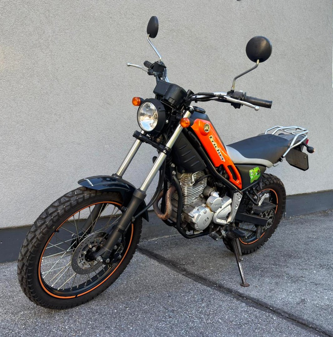 YAMAHA XG 250 Tricker-showroom-element-2