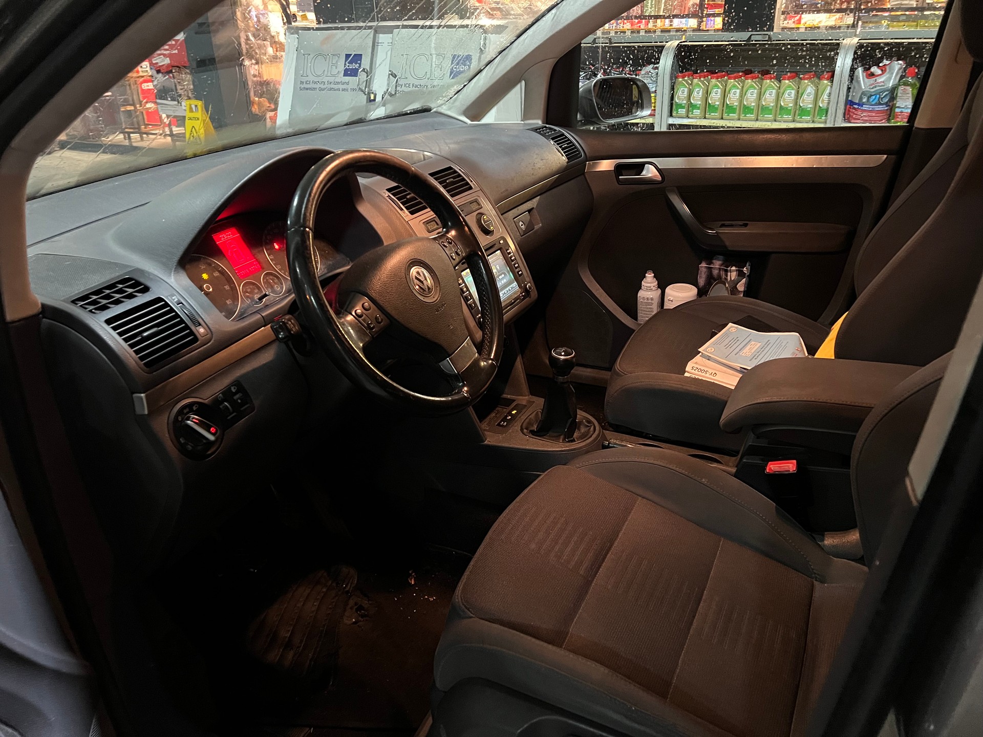 VW Touran 1.4 TSI Highline 7 Plätze-image-5