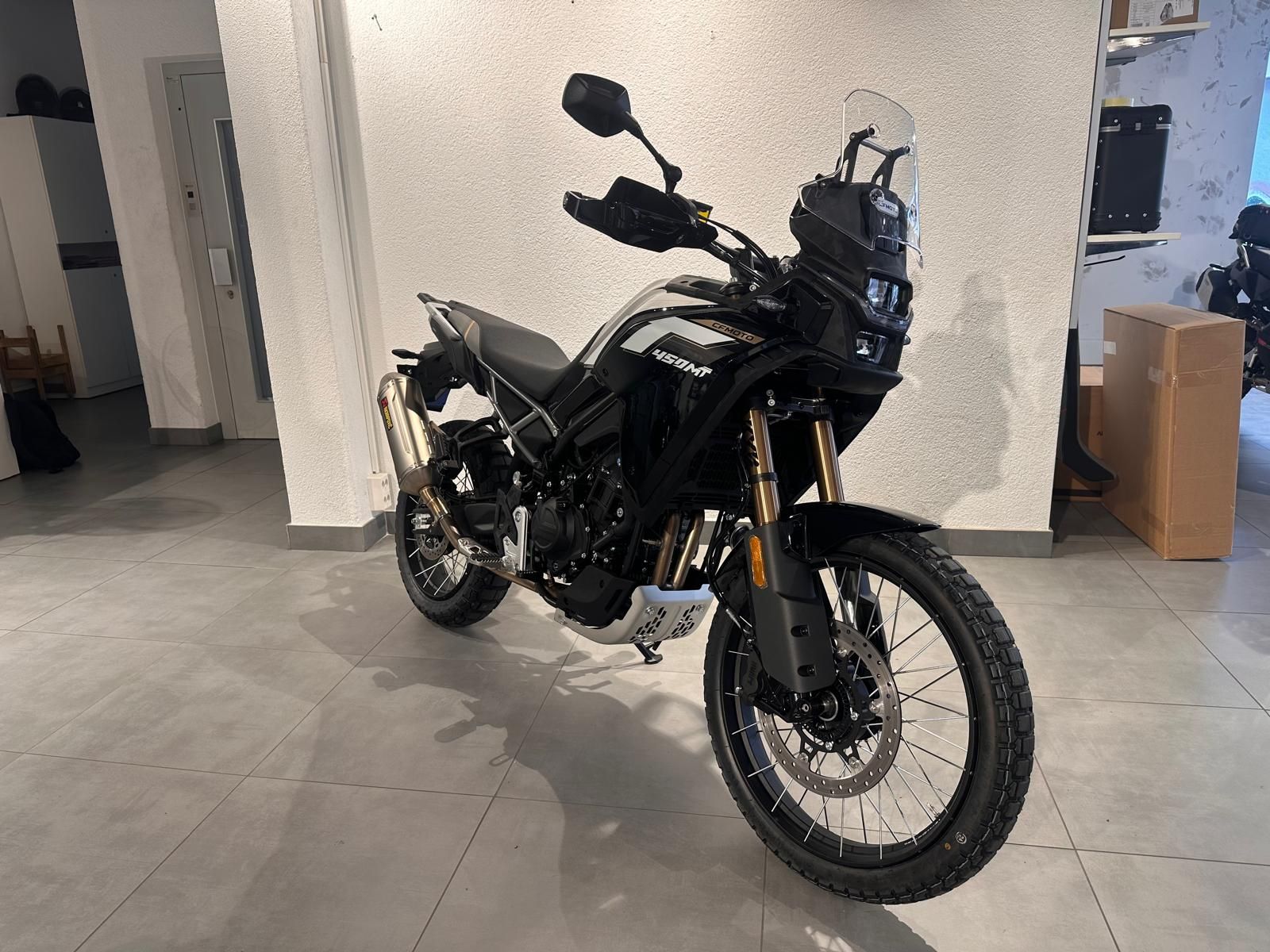 CF MOTO 450 MT | Vorführfahrzeug | Akrapovic Auspuff | A2 | Garantie-showroom-element-2
