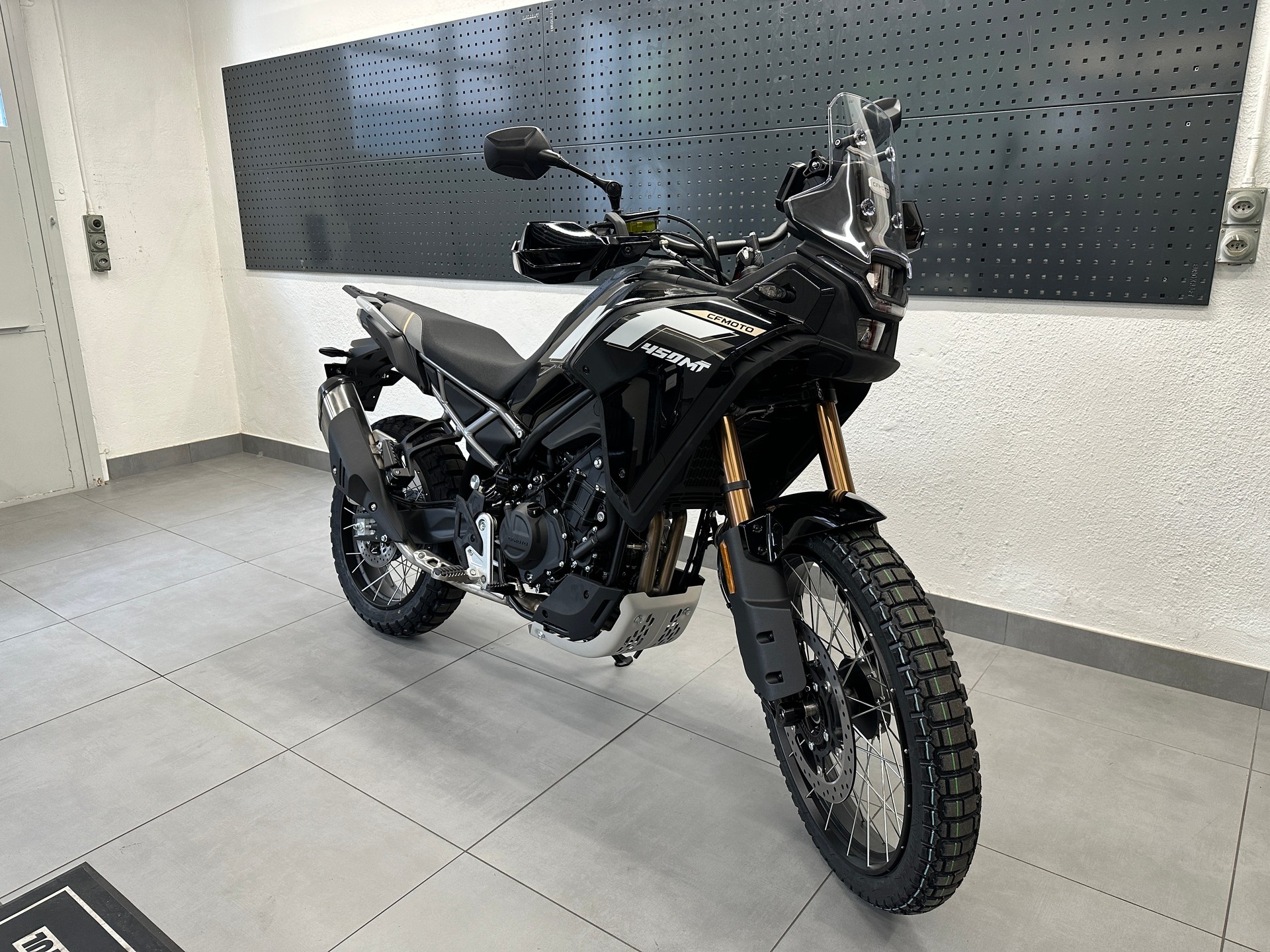 CF MOTO 450 MT | Ab Lager lieferbar | Neu | Adventure Bike | A2 | Garantie-showroom-element-1