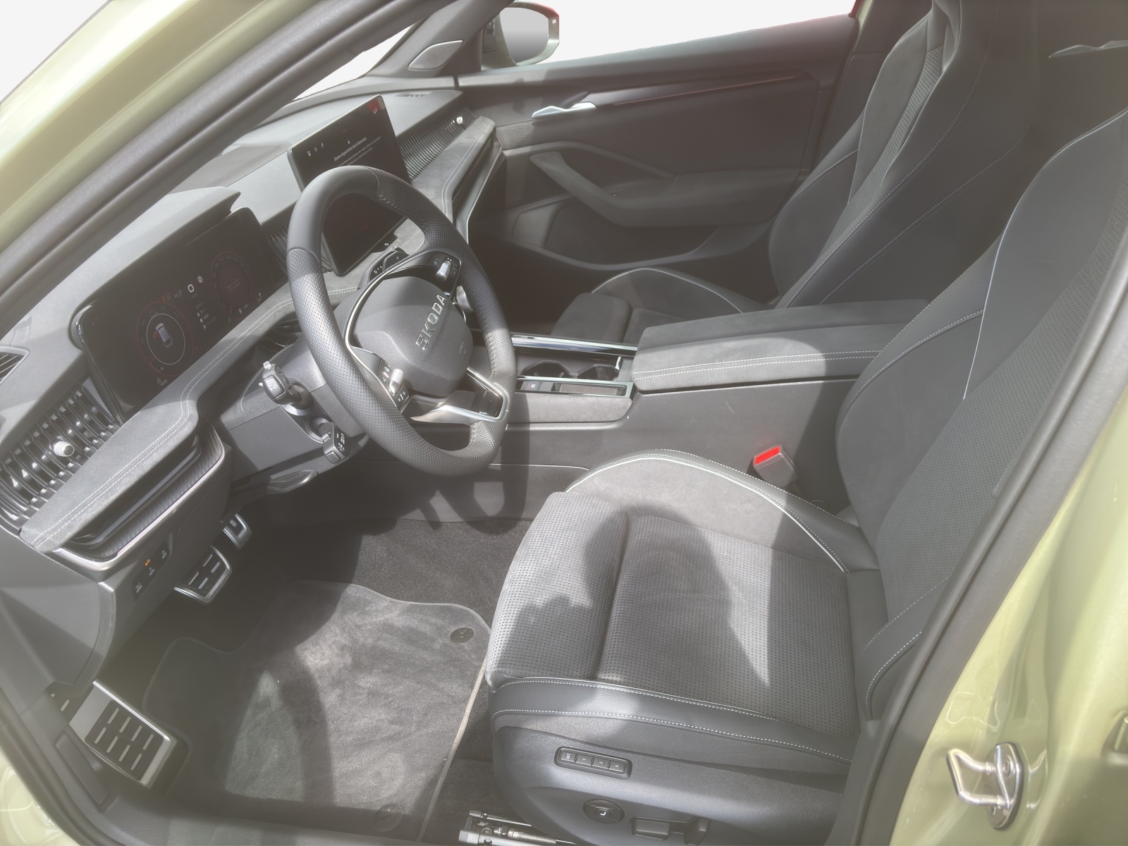 SKODA Superb Combi 2.0 TSI Sportline 4x4 DSG-image-7