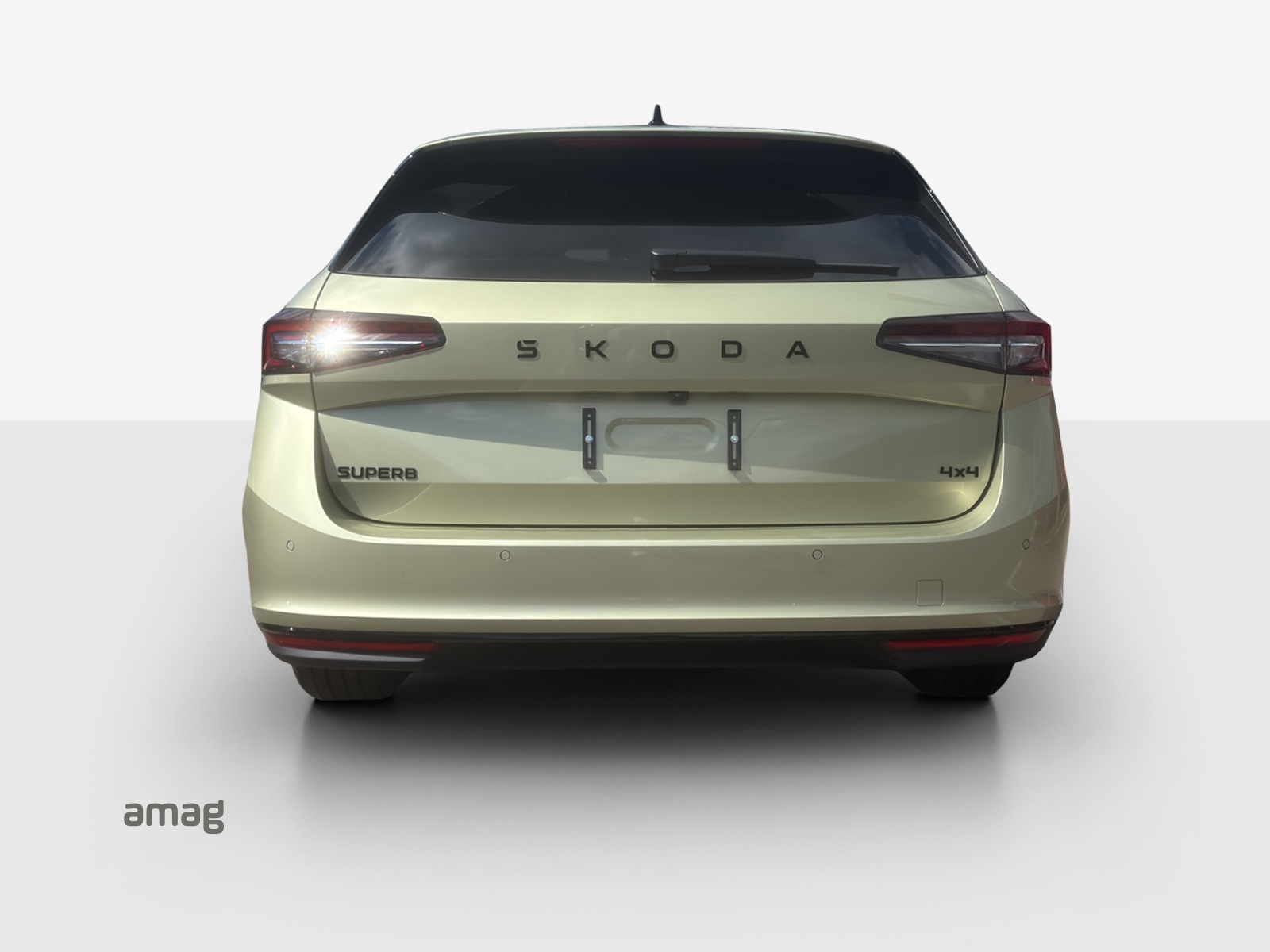 SKODA Superb Combi 2.0 TSI Sportline 4x4 DSG-showroom-element-3