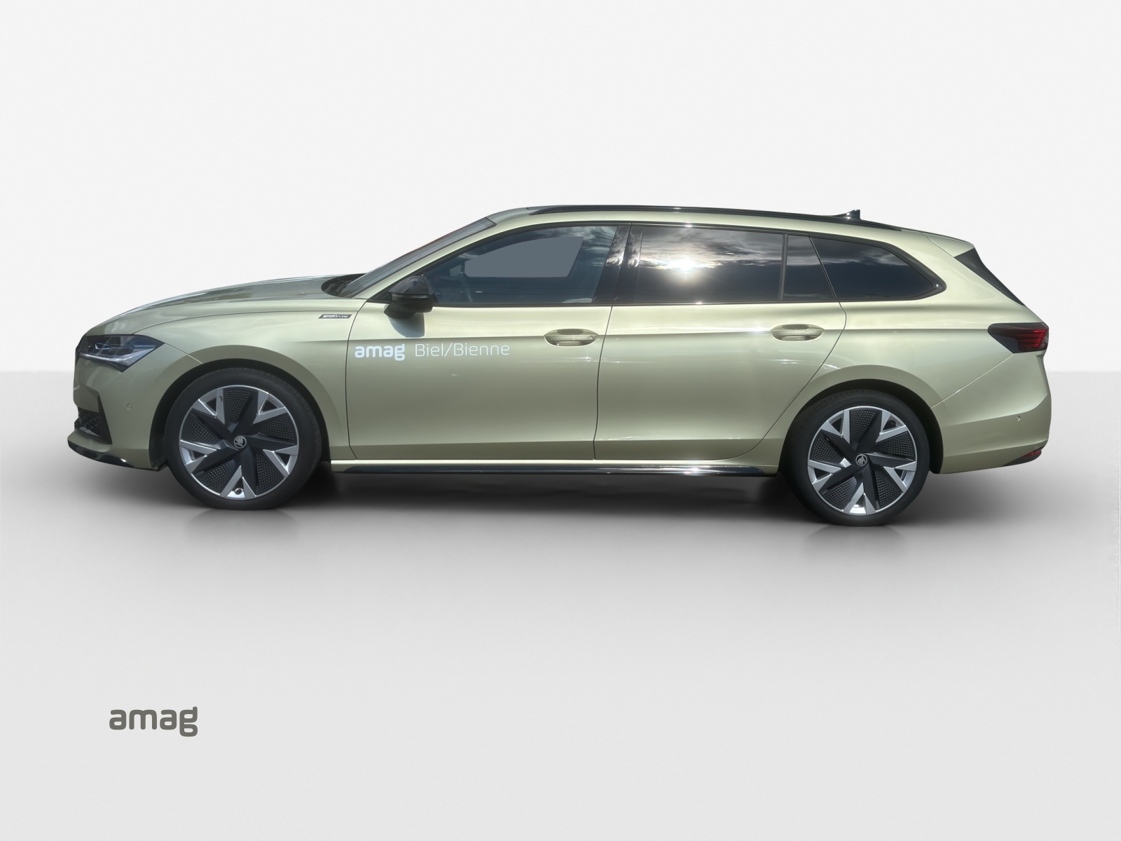 SKODA Superb Combi 2.0 TSI Sportline 4x4 DSG-showroom-element-1