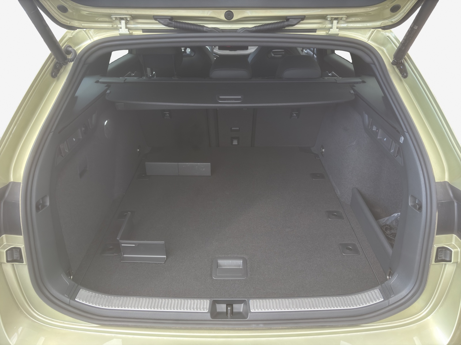 SKODA Superb Combi 2.0 TSI Sportline 4x4 DSG-image-12