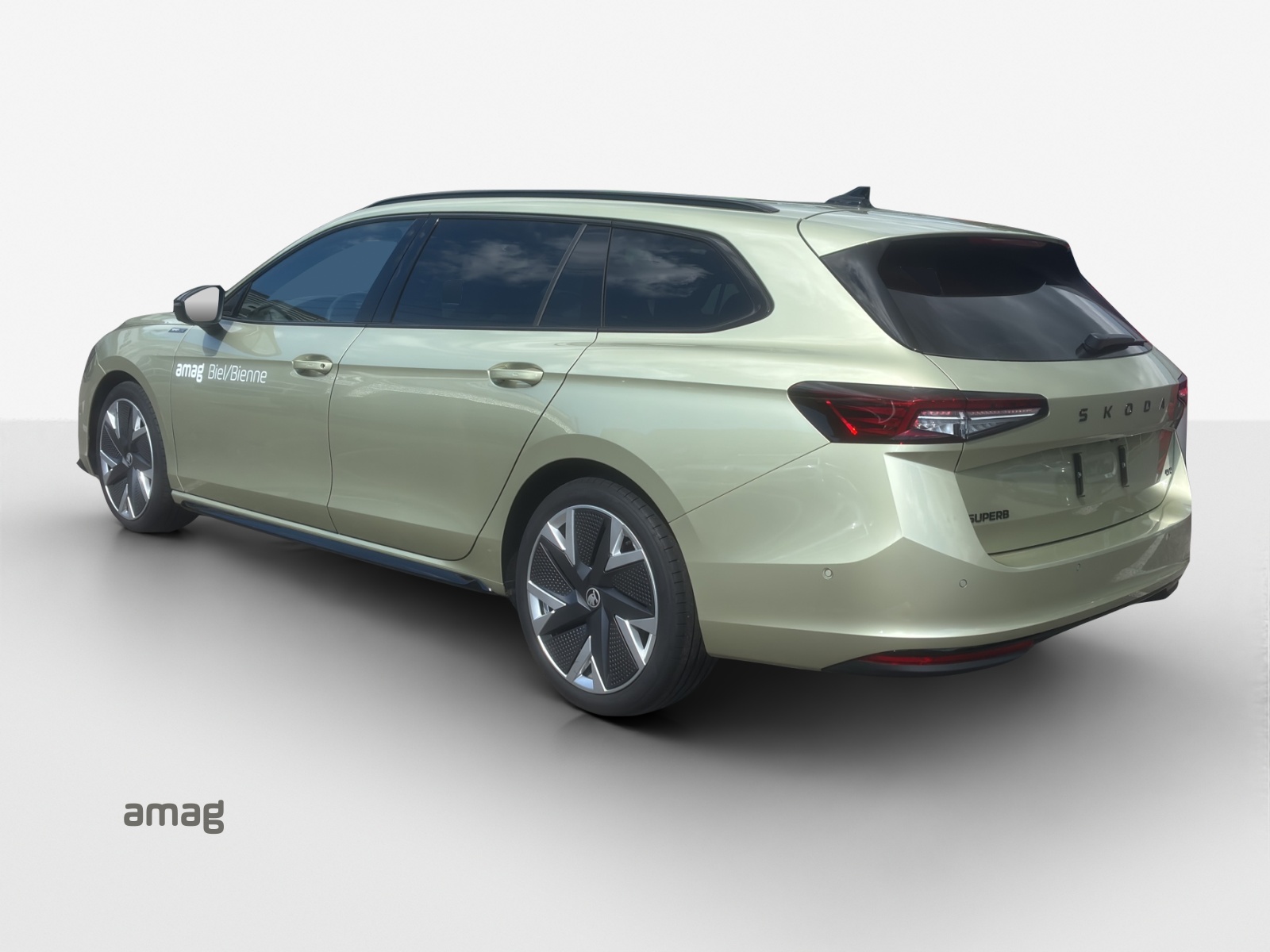 SKODA Superb Combi 2.0 TSI Sportline 4x4 DSG-showroom-element-2