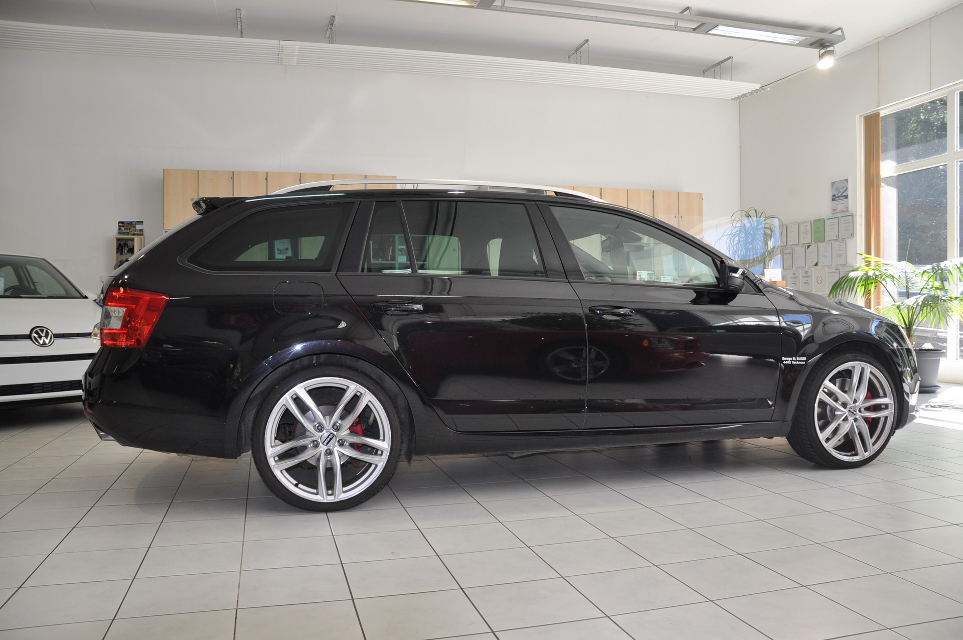 SKODA Octavia Combi 2.0 TSI RS DSG-image-1