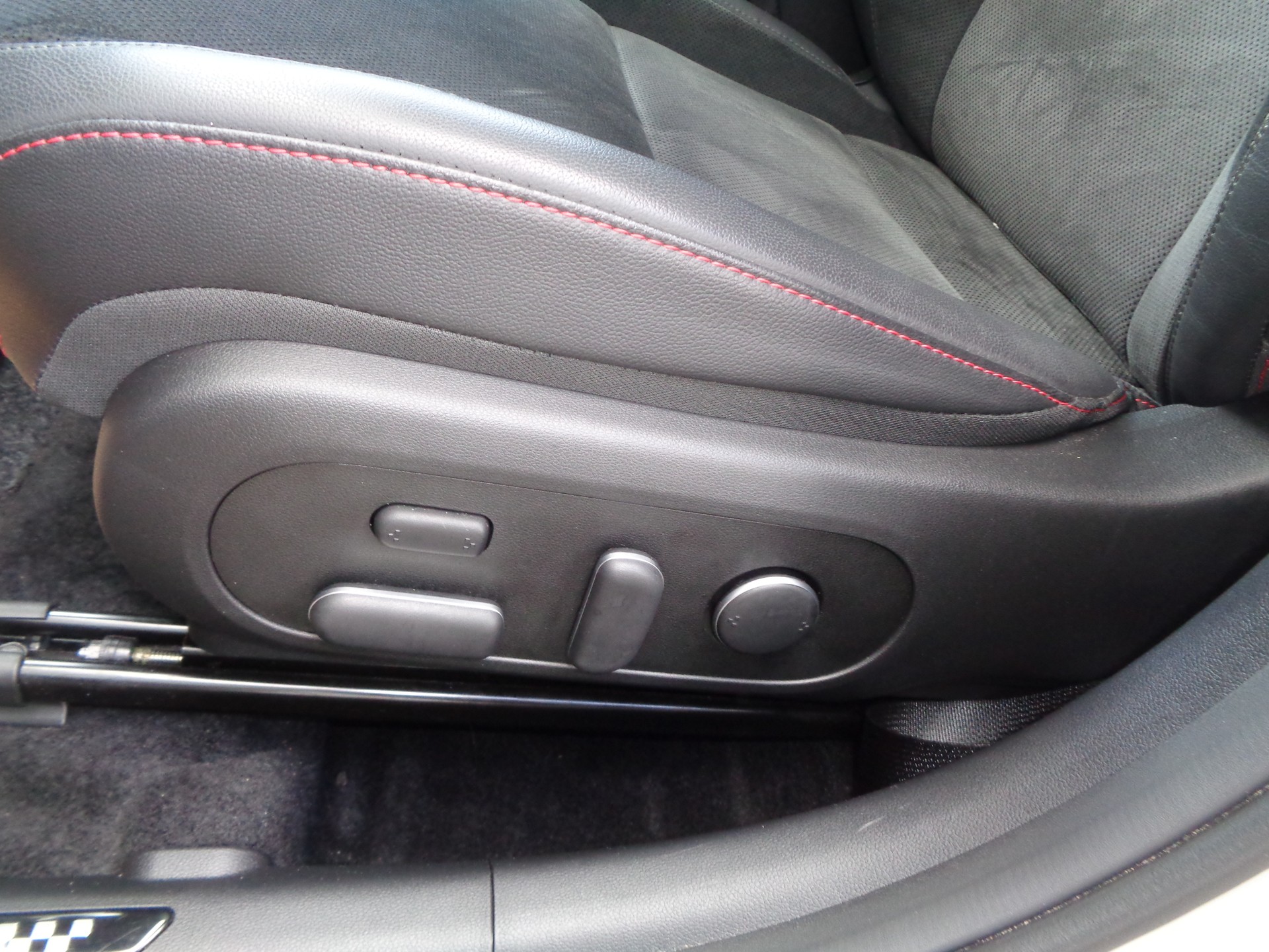 HYUNDAI Kona 1.6 T-GDi N Line 4WD DCT-image-14
