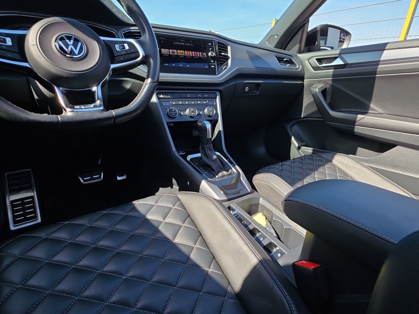 VW T-Roc Cabriolet 1.5 TSI EVO R-Line DSG-image-12