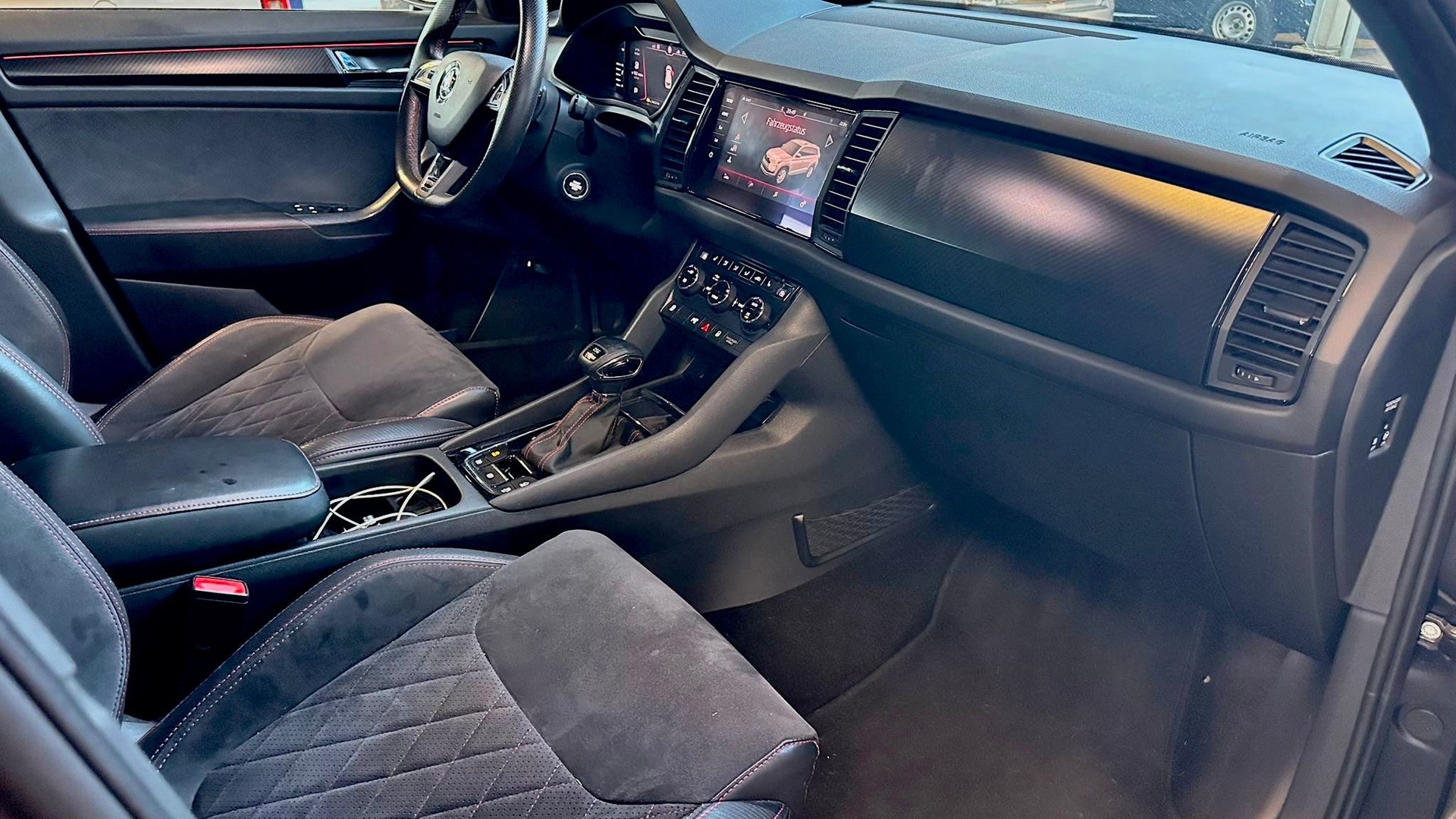 SKODA Kodiaq 2.0 Bi-TDI SCR RS 4x4 DSG-image-12