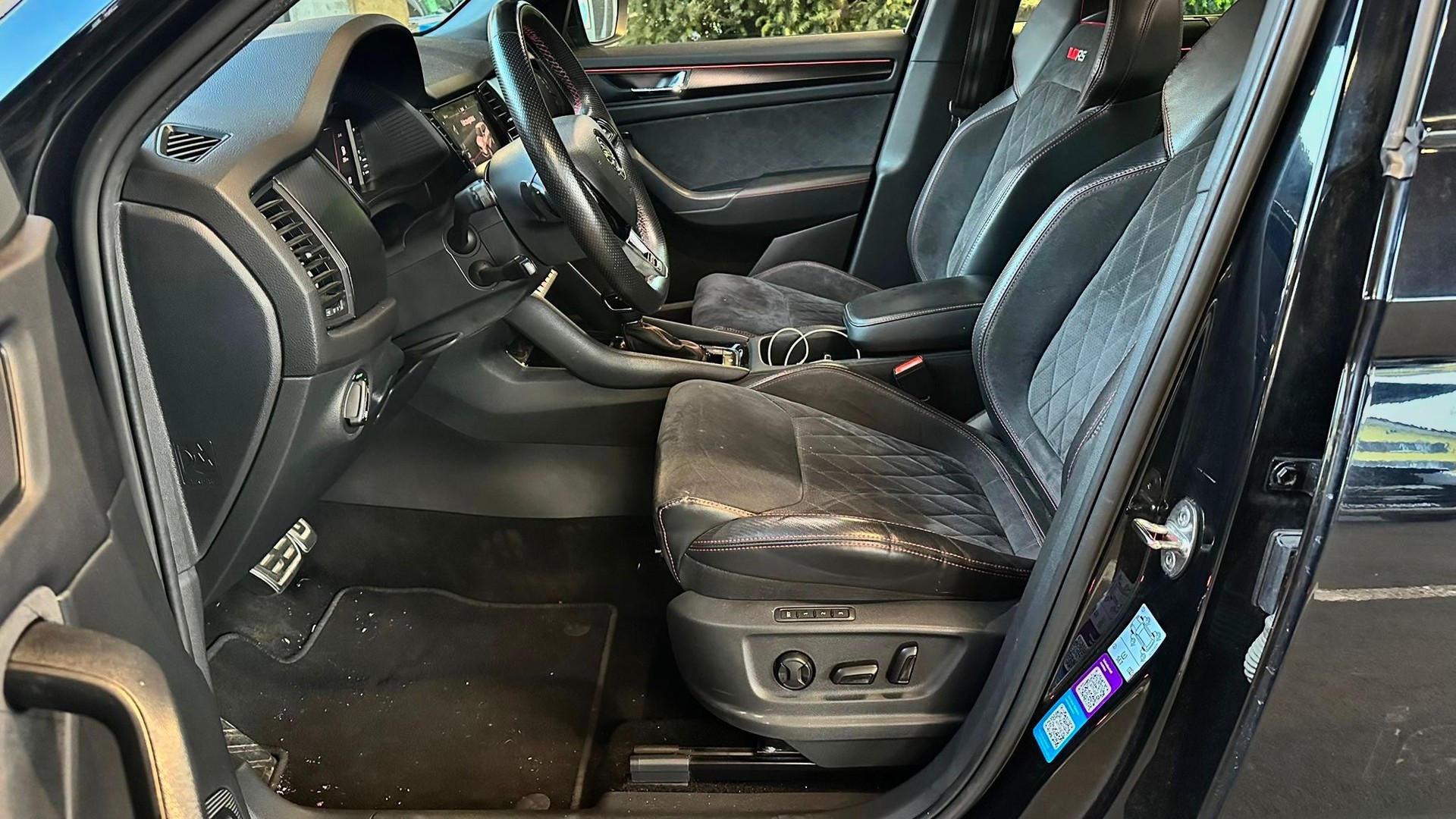 SKODA Kodiaq 2.0 Bi-TDI SCR RS 4x4 DSG-image-11