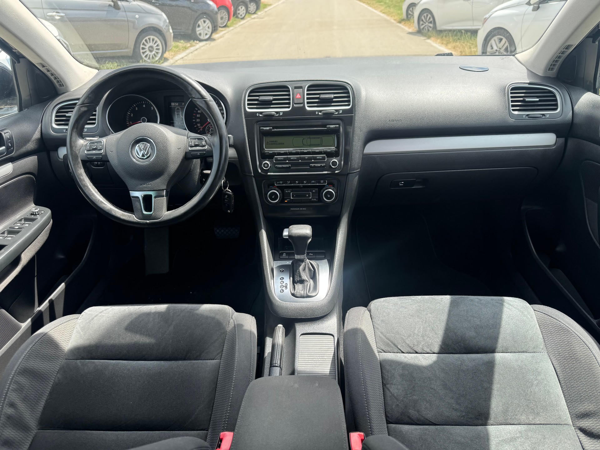 VW Golf Variant 1.4 TSI Highline DSG-image-7