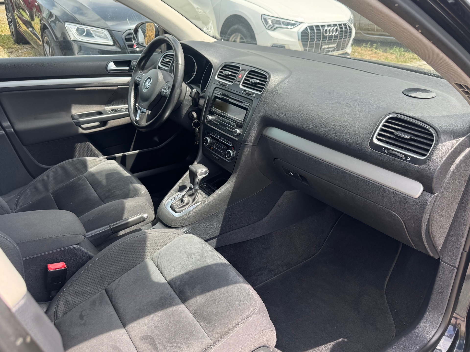 VW Golf Variant 1.4 TSI Highline DSG-image-5