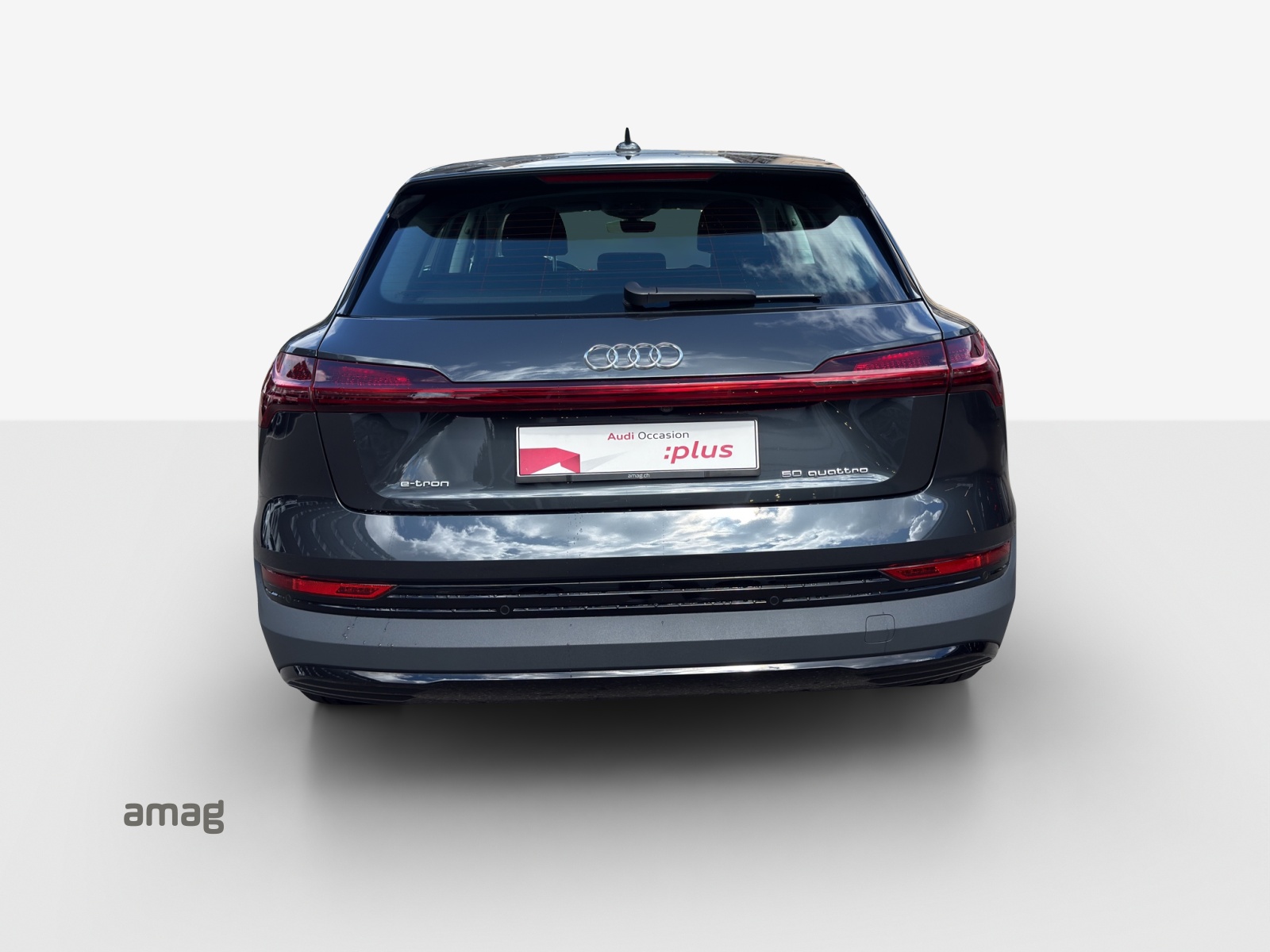 AUDI e-tron 50 quattro-image-4