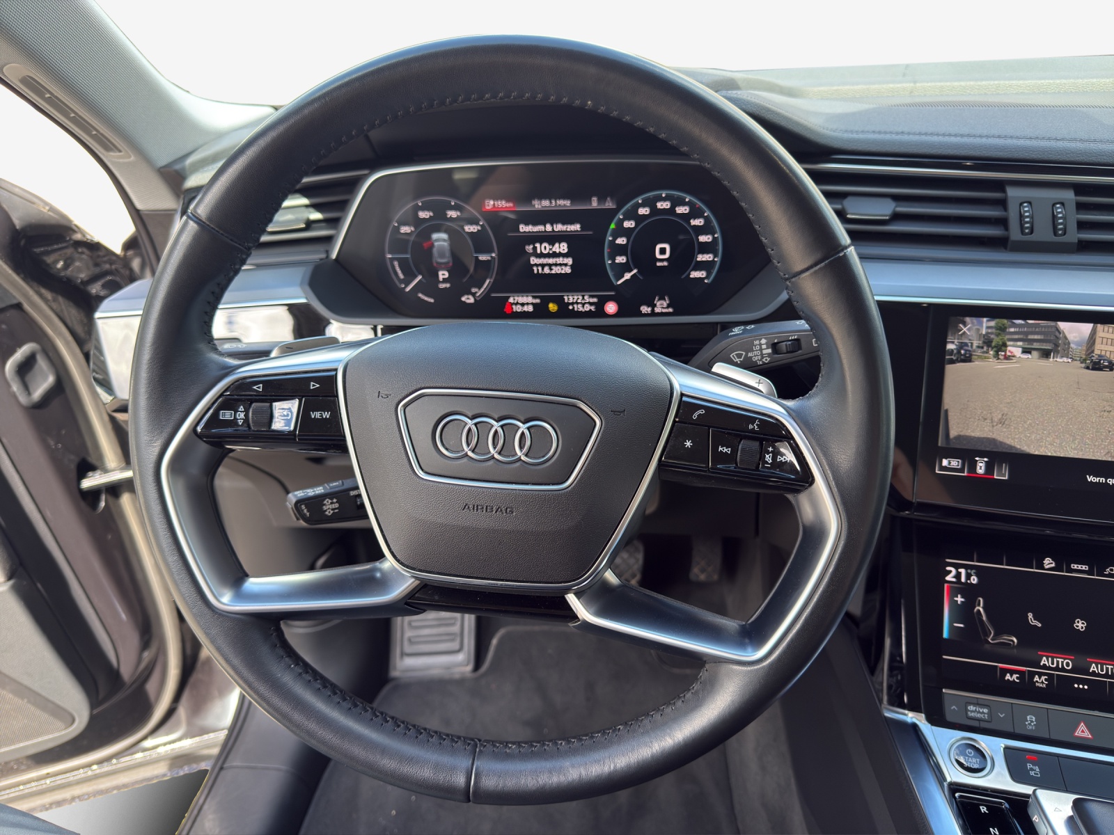 AUDI e-tron 50 quattro-image-10