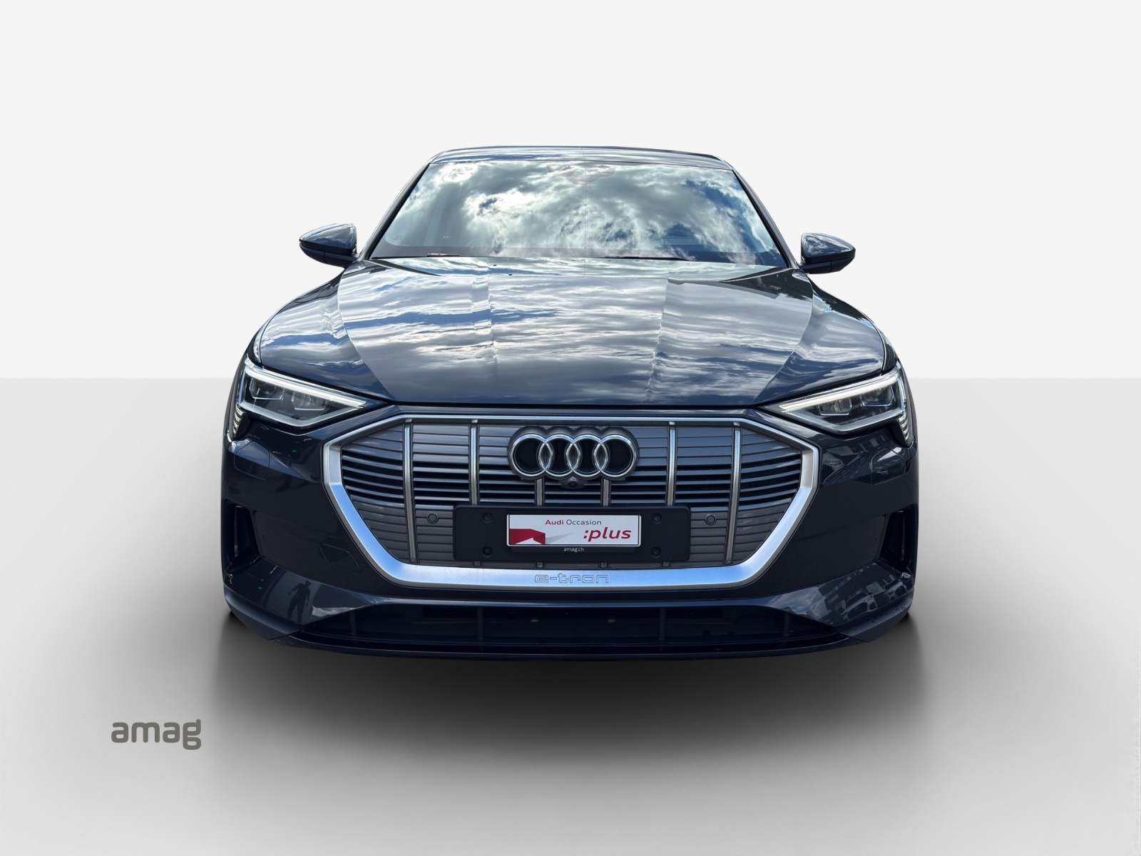 AUDI e-tron 50 quattro-image-7
